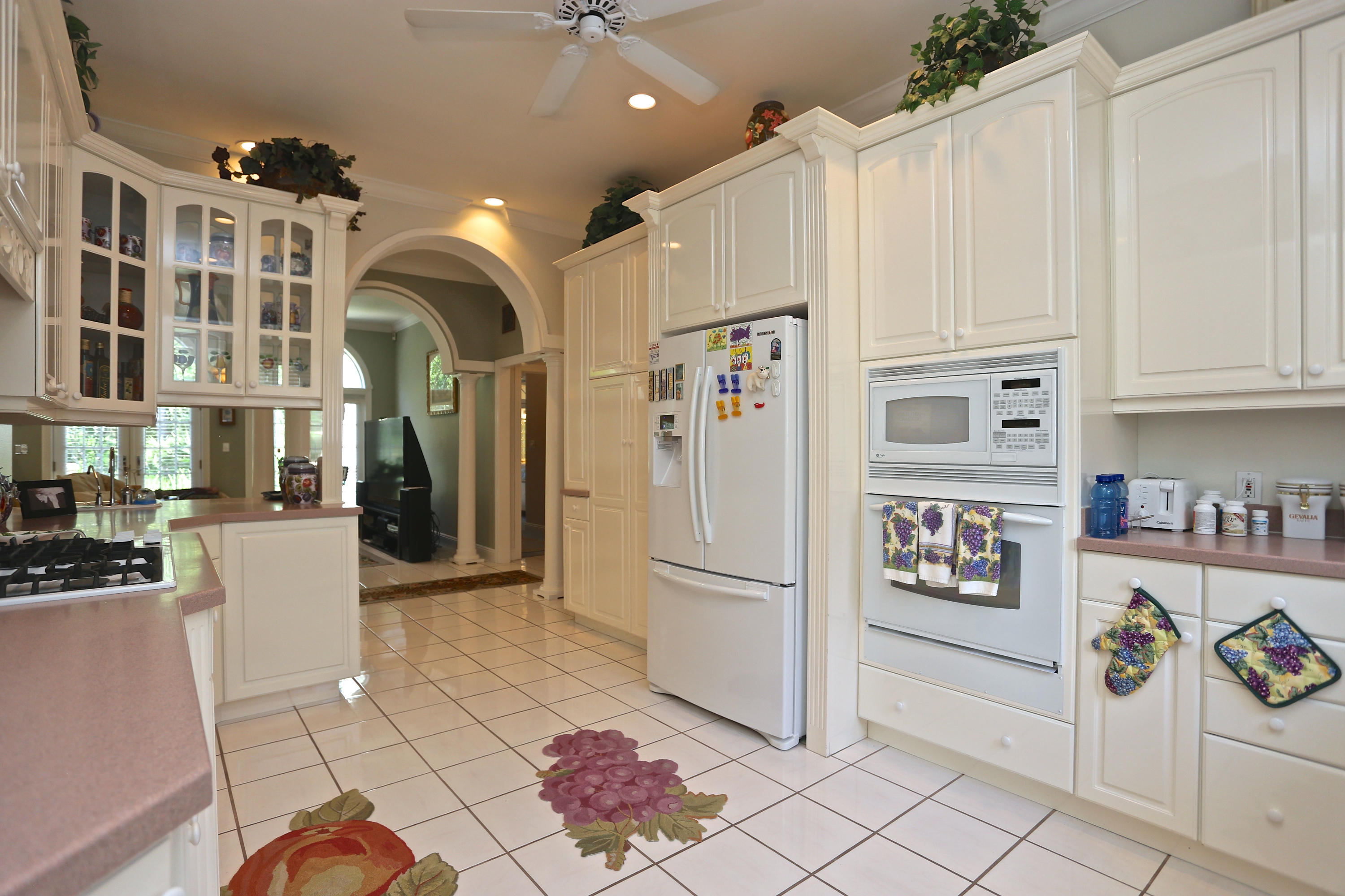 BAYTOWNE AVE EAST - Residential