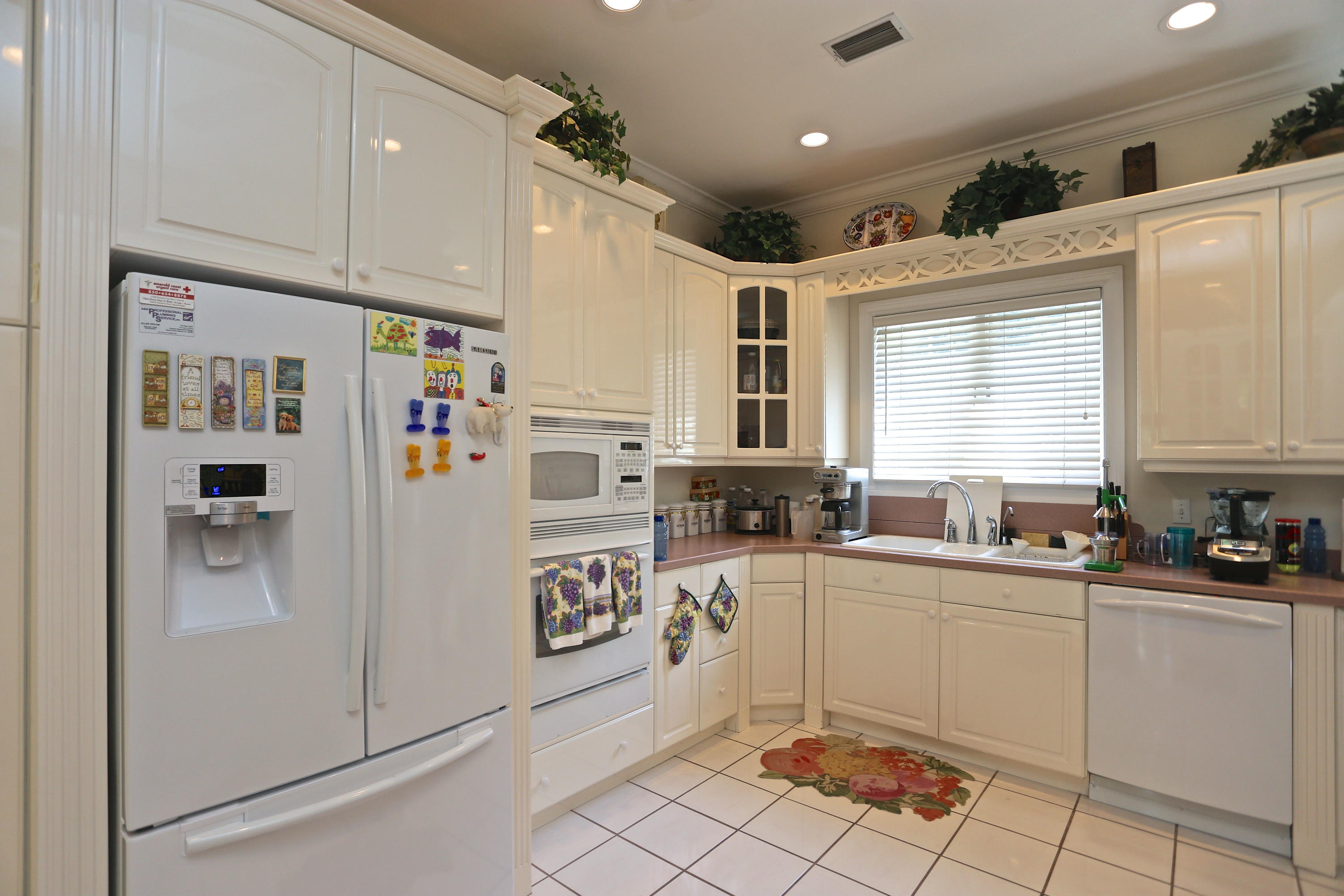 BAYTOWNE AVE EAST - Residential