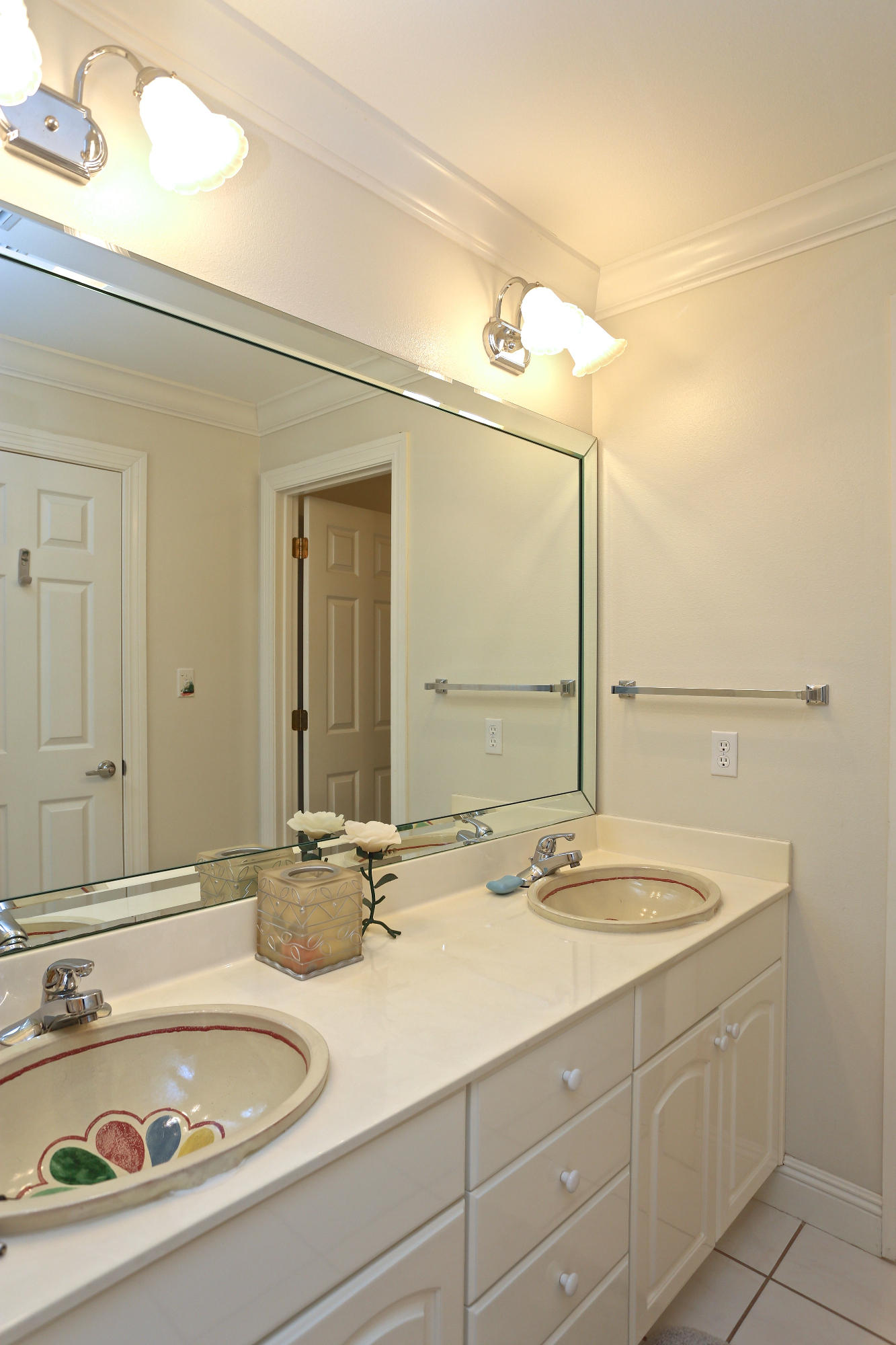 BAYTOWNE AVE EAST - Residential