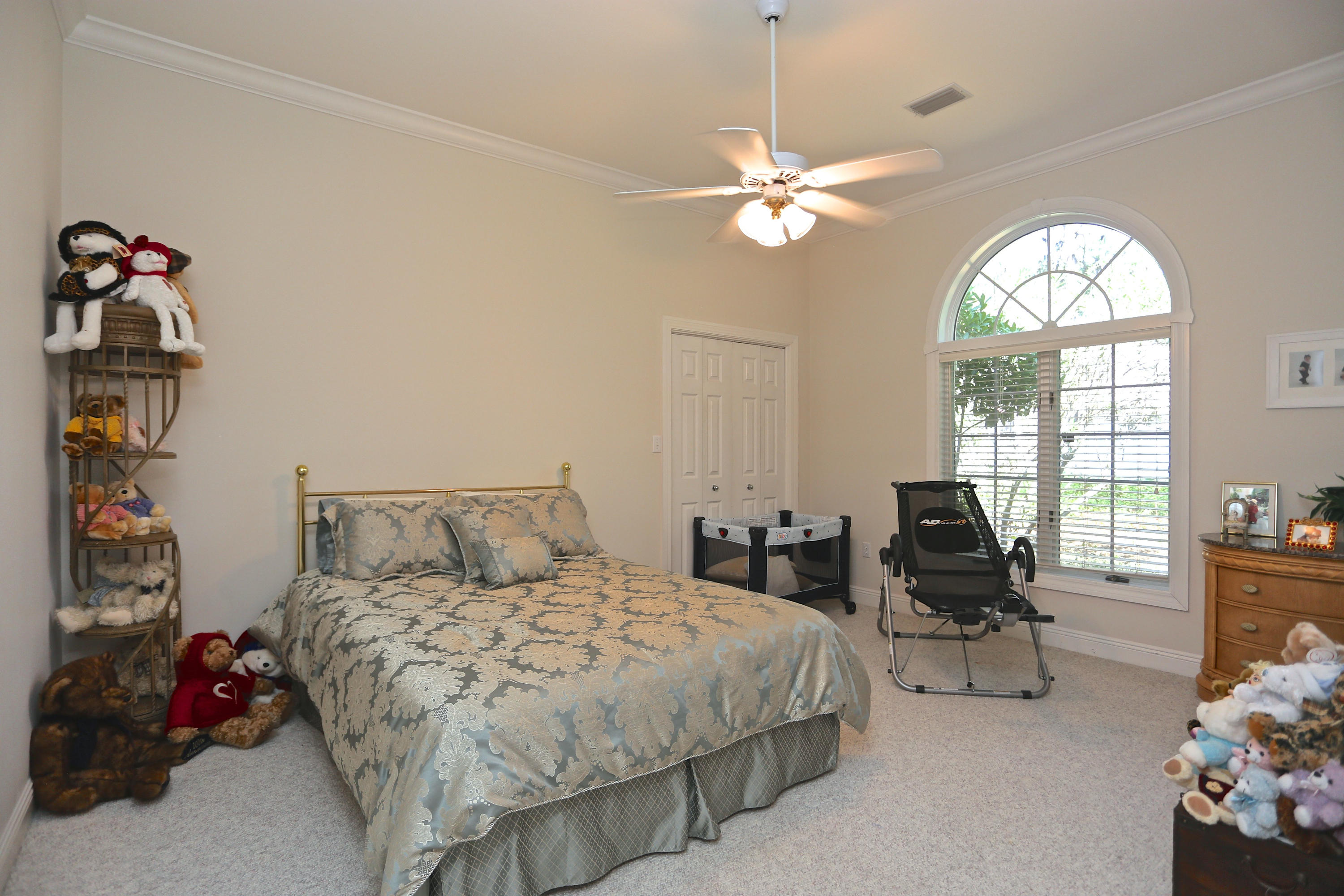 BAYTOWNE AVE EAST - Residential