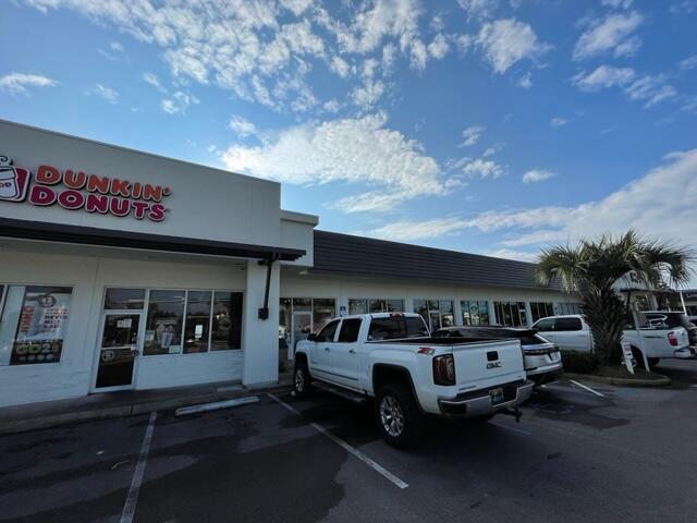 Latitude is a destination inline retail plaza located in South Walton County, Miramar Beach, FL. This high profile inline center has tremendous synergy with existing tenants such as Taco Bell, Dunkin Donuts, Subway, Lost Pizza, Holi Indian Cuisine and others. The location directly on Highway 98 gives excellent visibility to all tenants. There are three existing access points on the property which is inclusive of a traffic signal. The area receives over 4.5 million annual visitors. Average Annual Daily Traffic is 51,000 cars per day. Available for Lease - 3300 sf of second generation restaurant space.