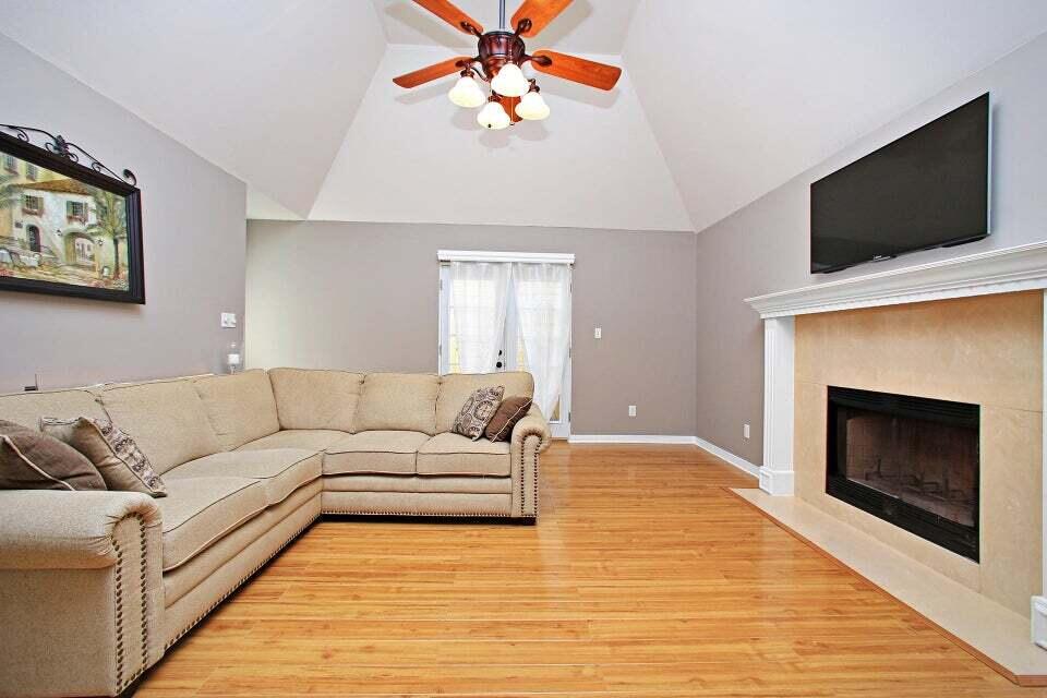 LAKE CHARLESTON - Residential