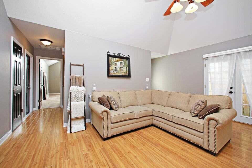 LAKE CHARLESTON - Residential