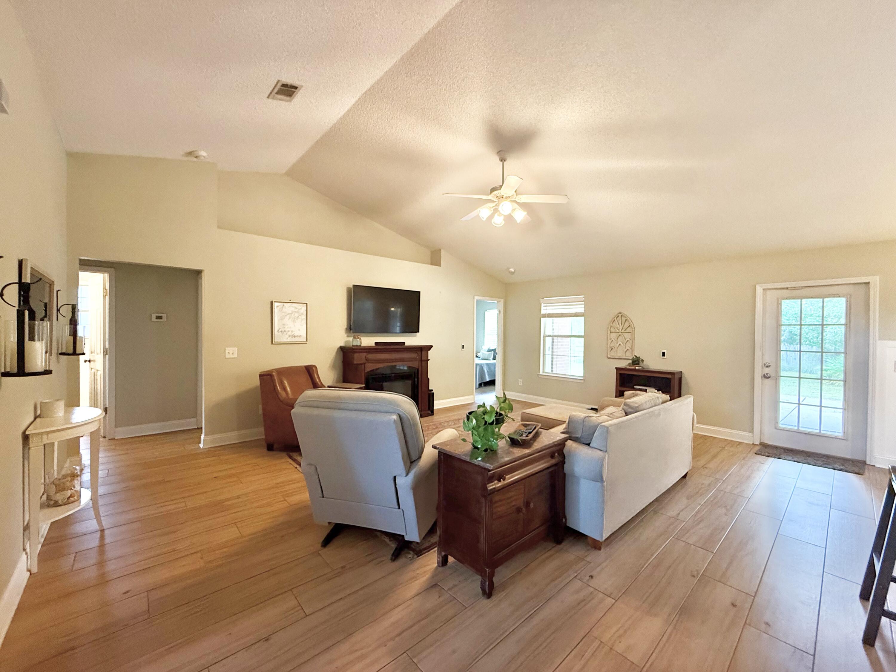 HOLLEY BY THE SEA - Residential