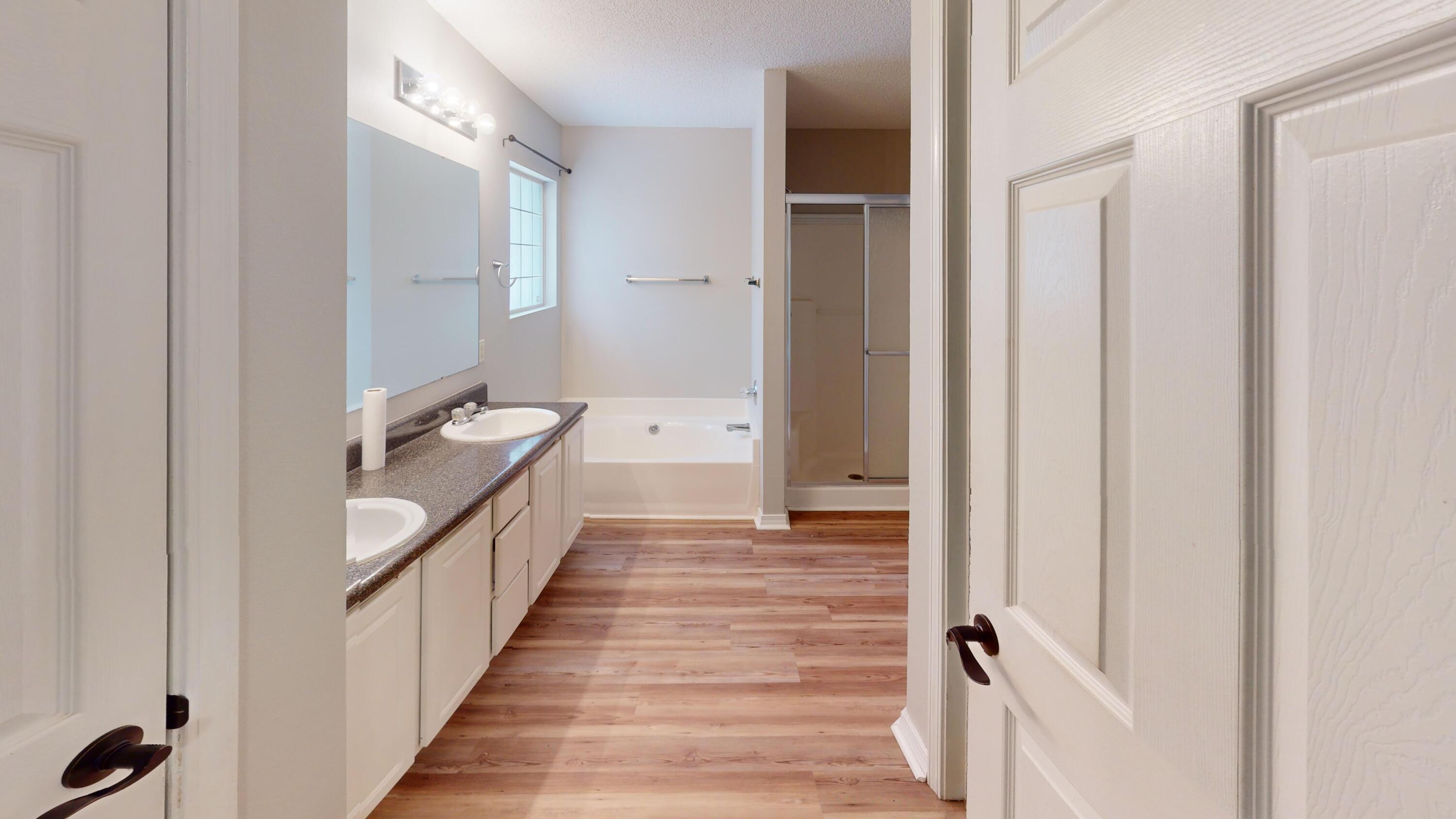 HOLLEY BY THE SEA - Residential