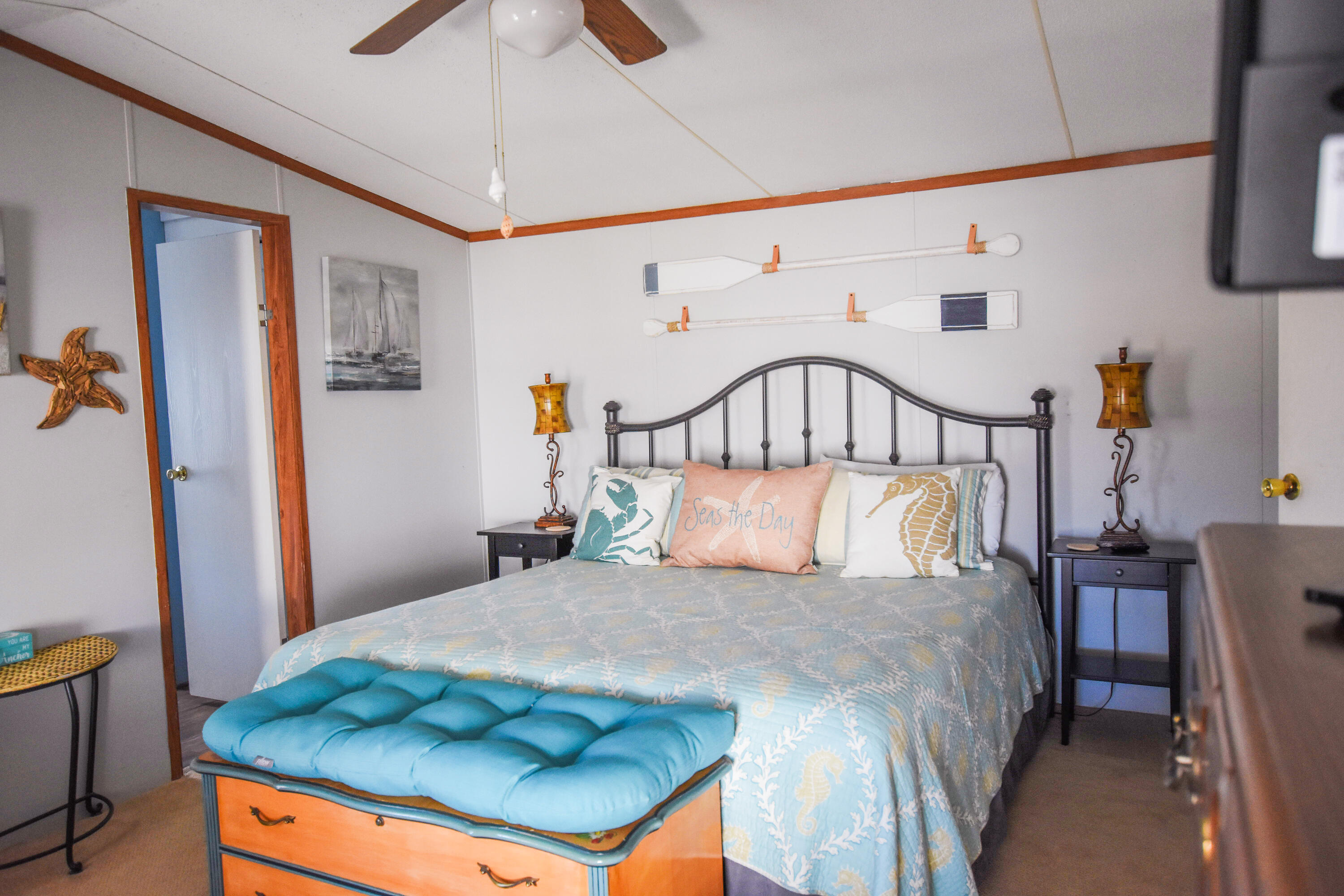 LAGUNA BEACH - Residential