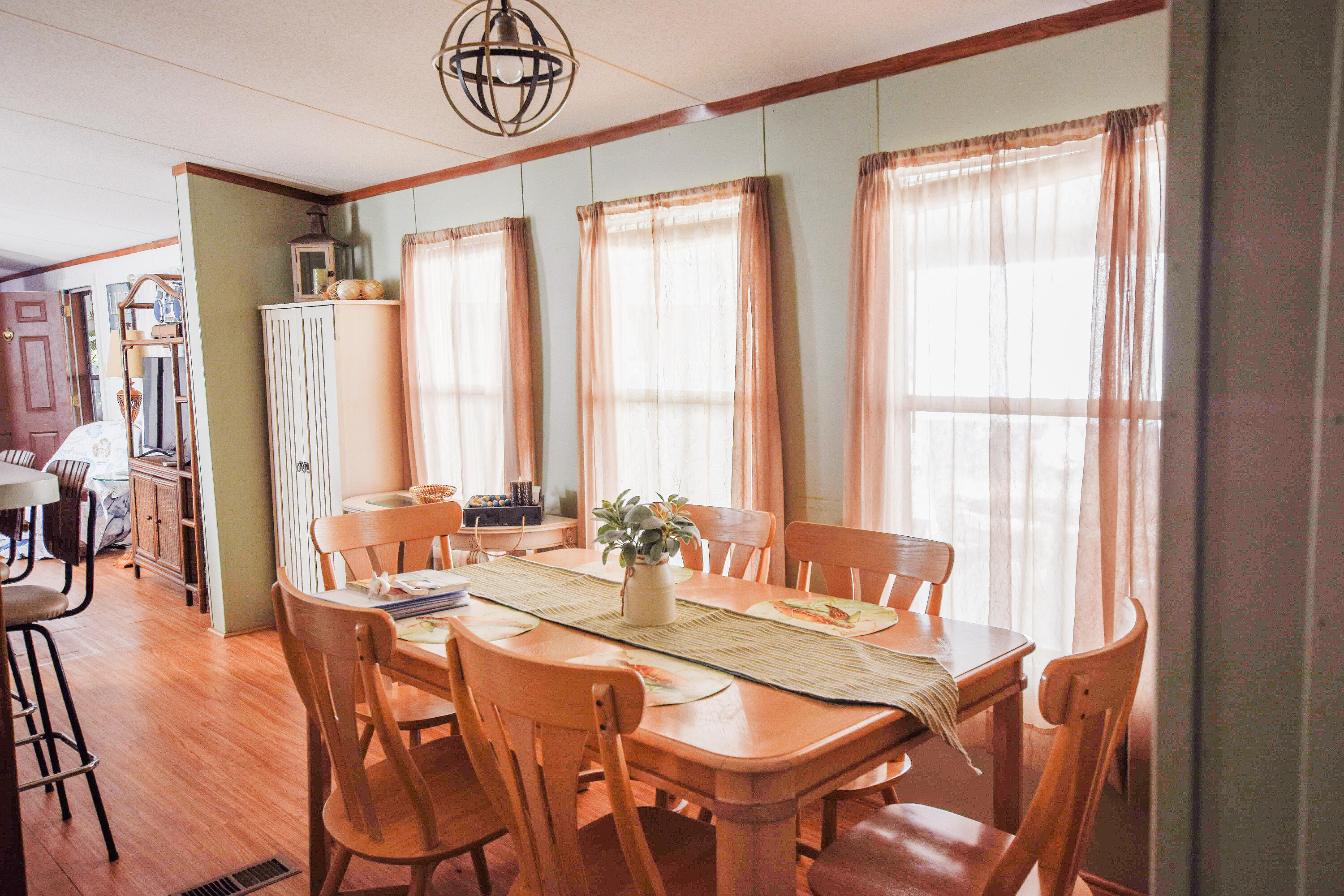 LAGUNA BEACH - Residential