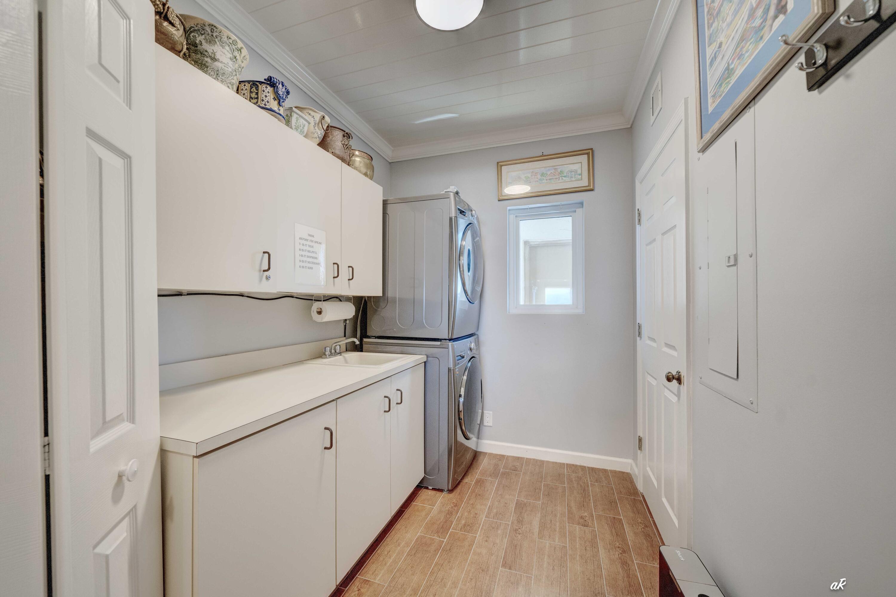 SUMMERWINDS CONDO - Residential