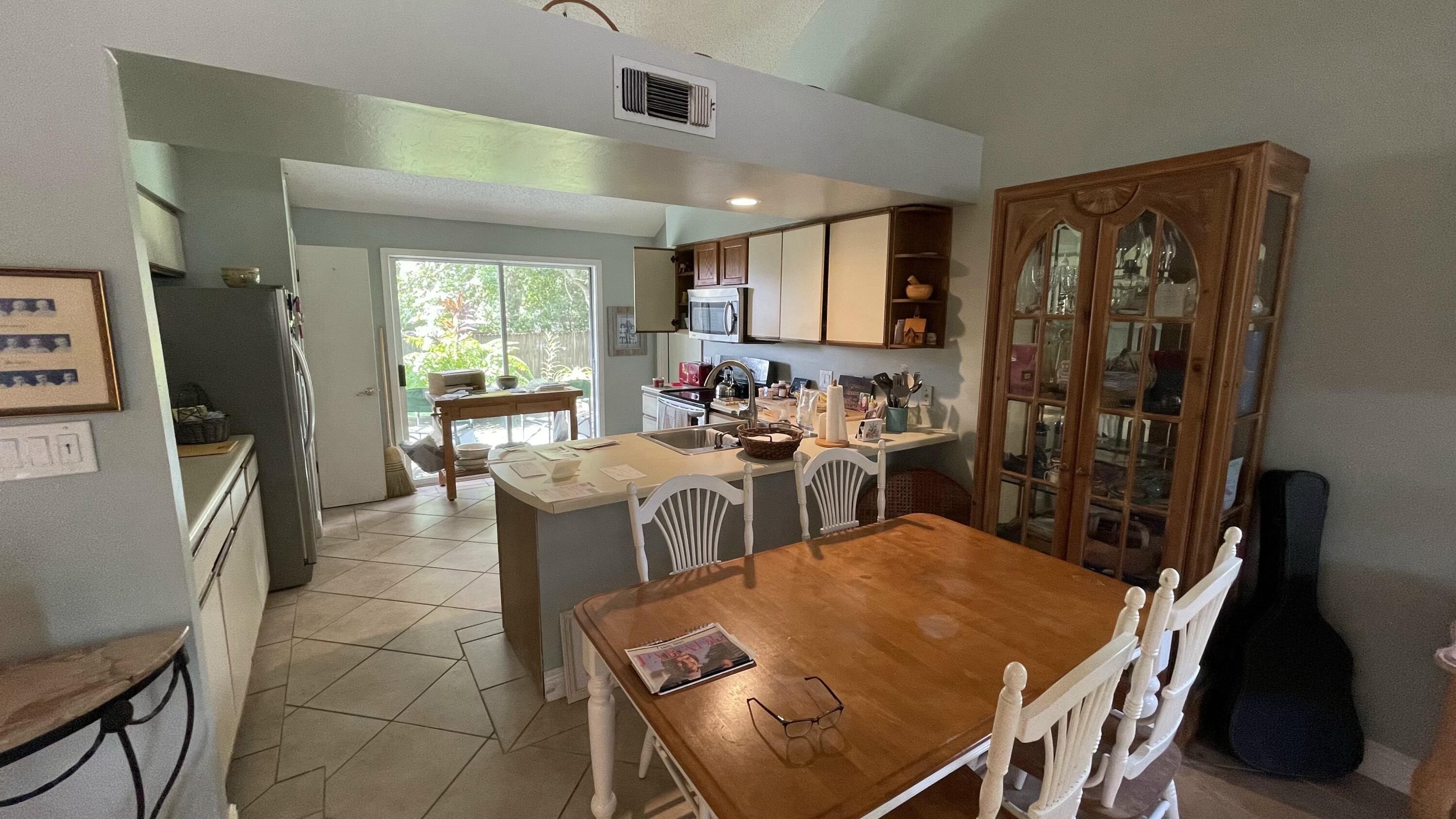 BAYVIEW MANOR 1ST ADDN - Residential