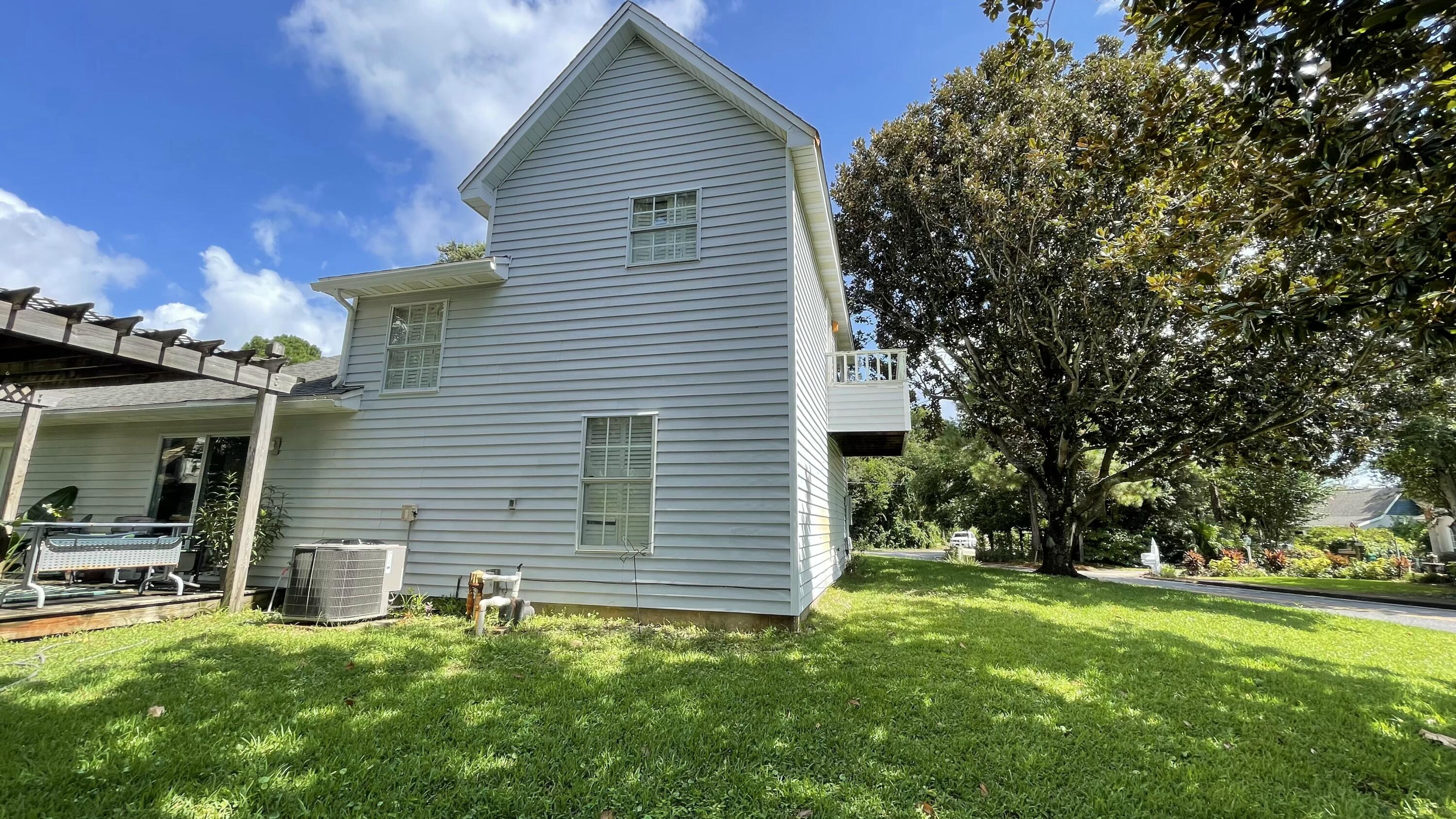 BAYVIEW MANOR 1ST ADDN - Residential