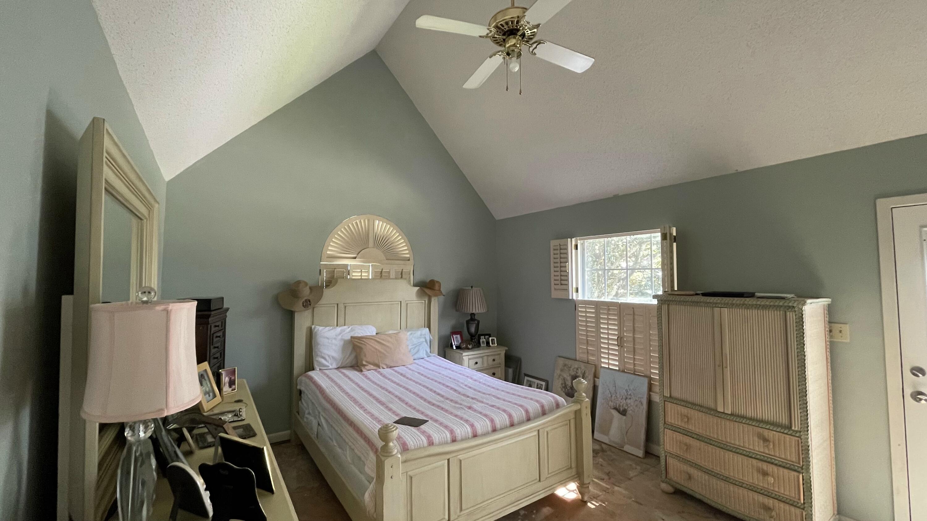 BAYVIEW MANOR 1ST ADDN - Residential