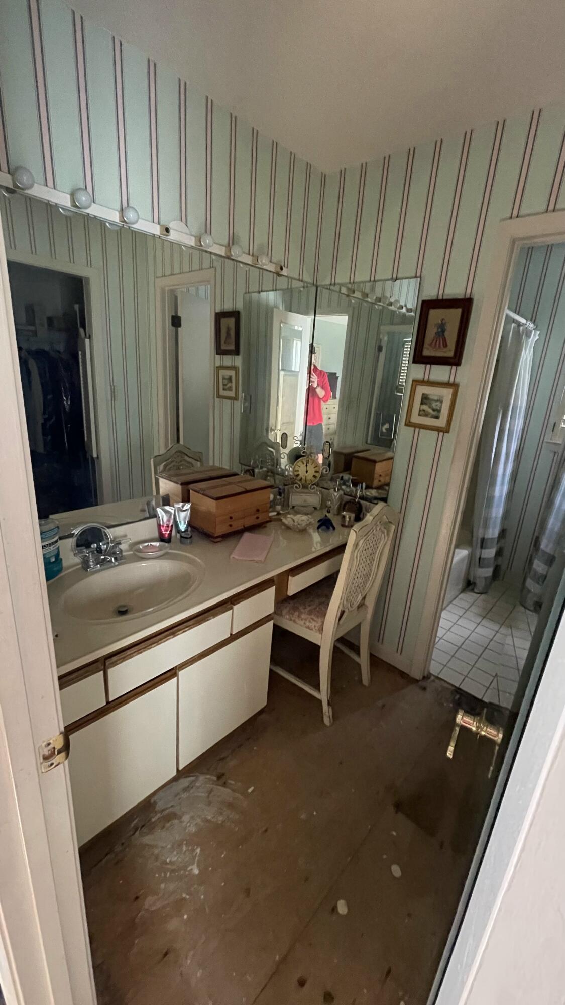 BAYVIEW MANOR 1ST ADDN - Residential