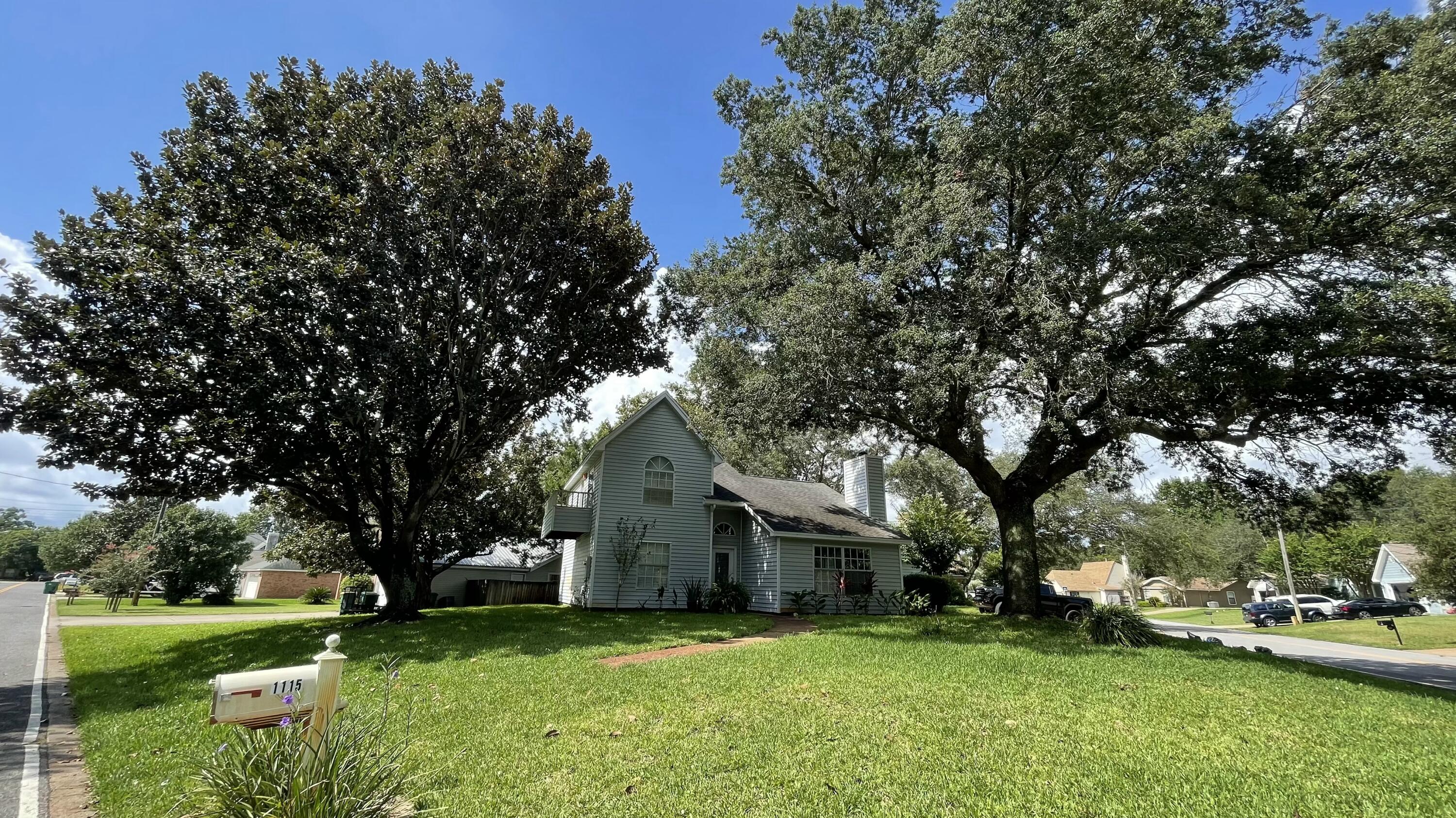 BAYVIEW MANOR 1ST ADDN - Residential