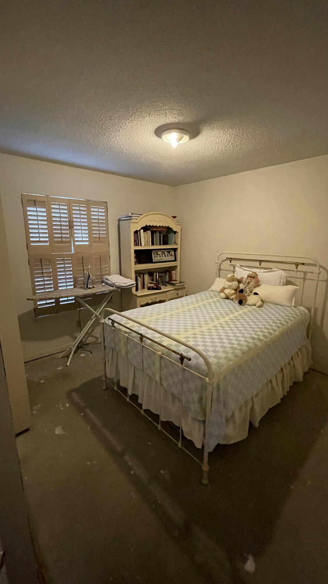 BAYVIEW MANOR 1ST ADDN - Residential