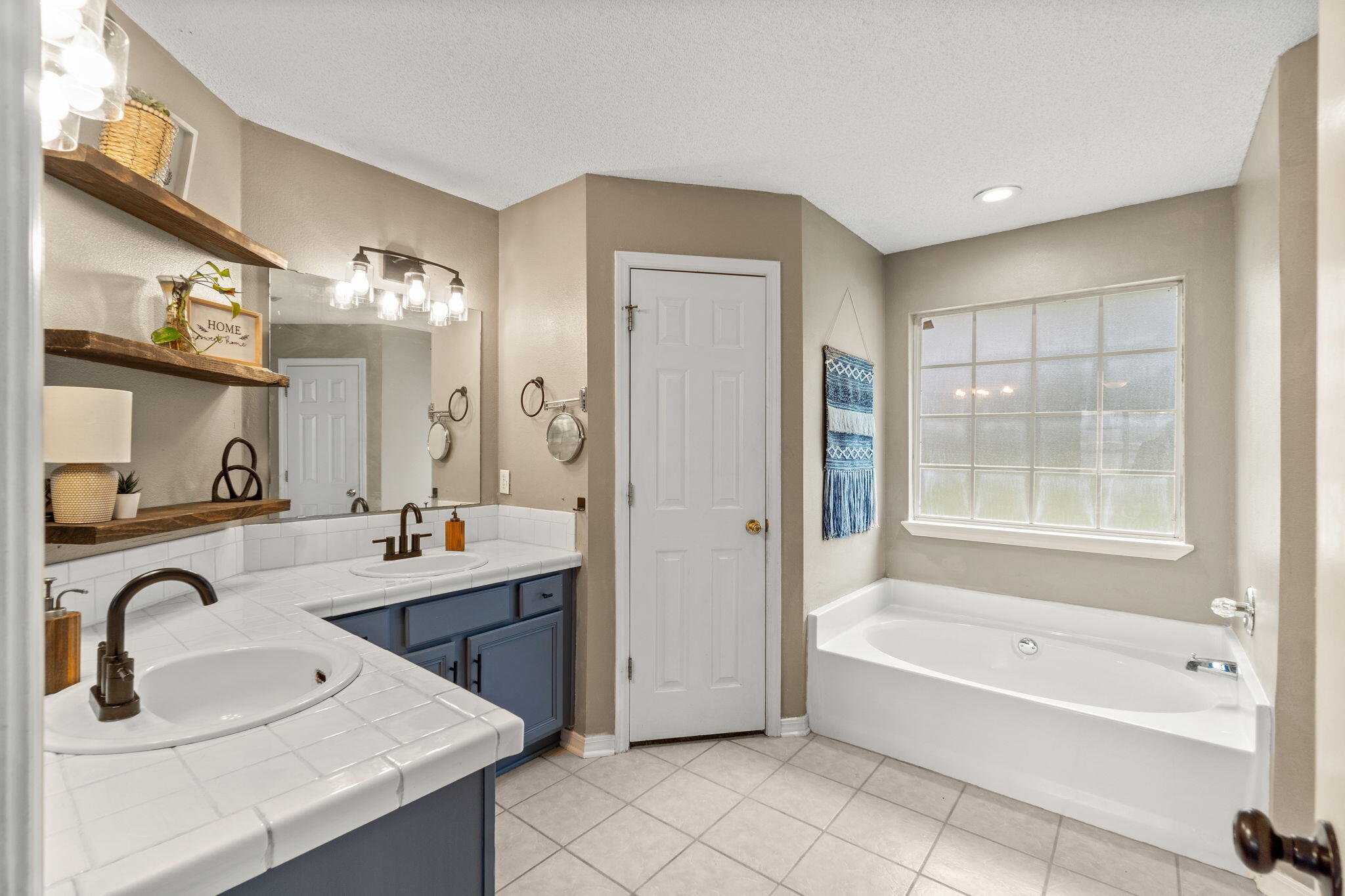 ASHWOOD - Residential