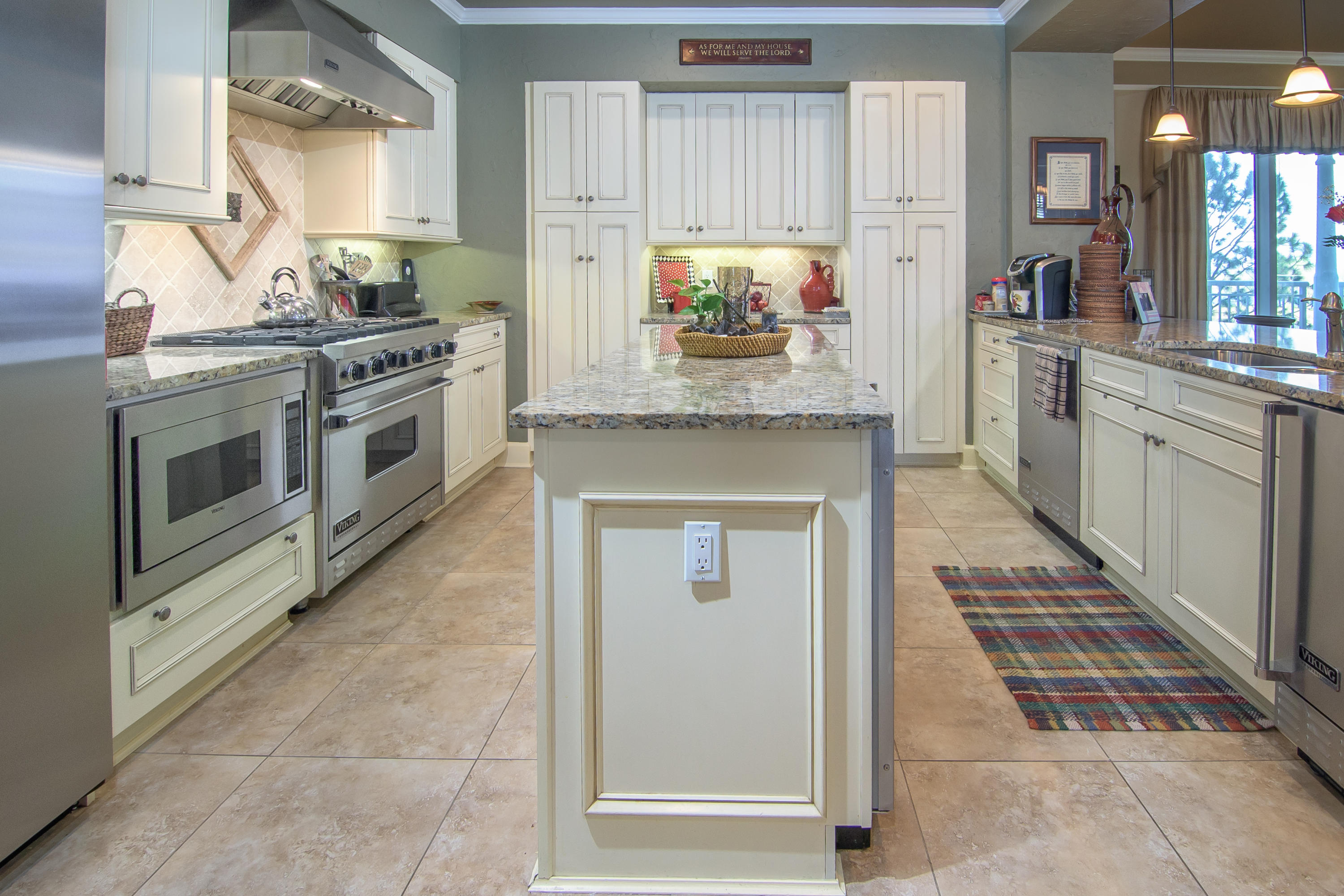 ONE WATER PLACE AT KELLY PLANTATION - Residential