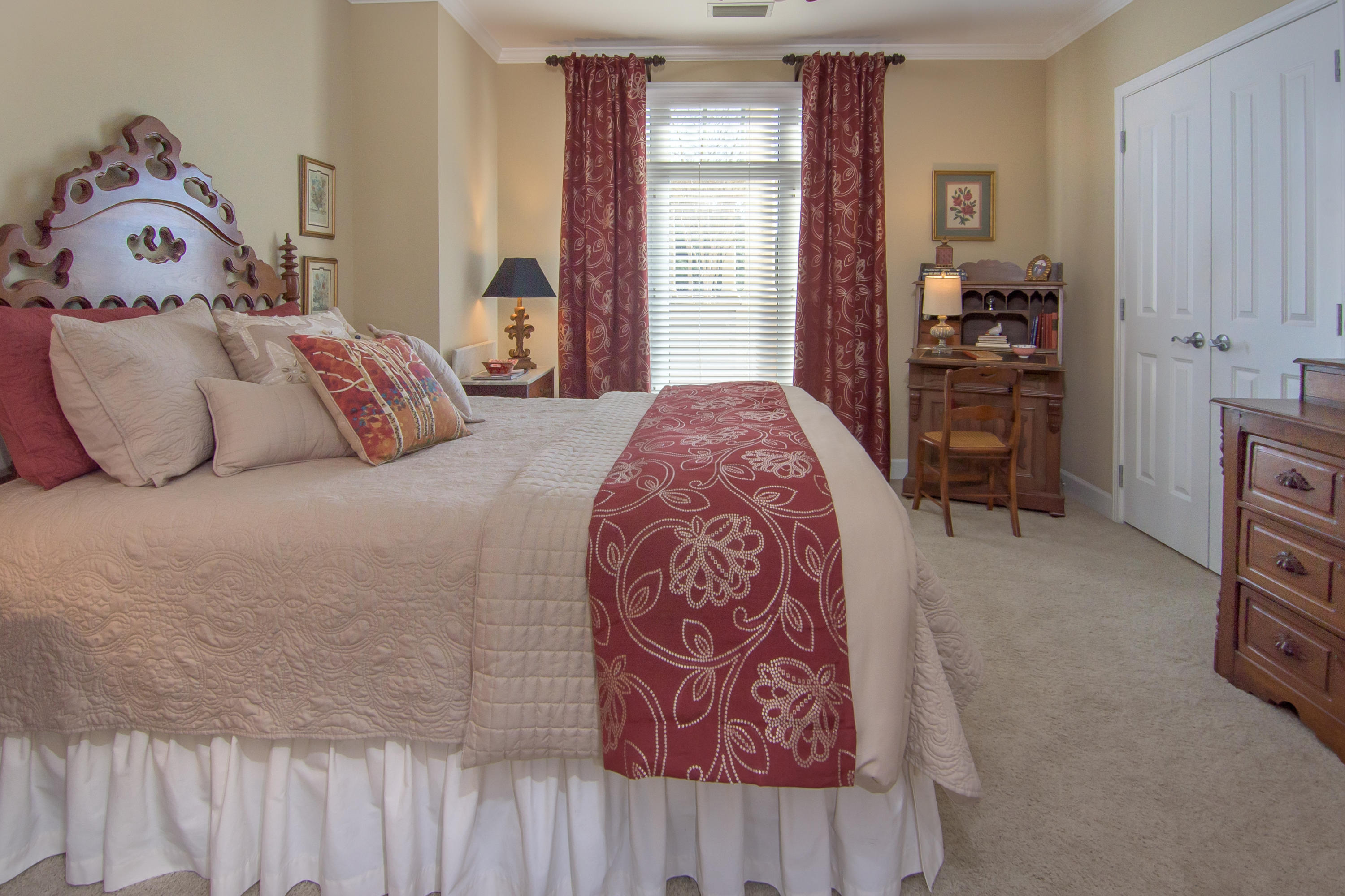 ONE WATER PLACE AT KELLY PLANTATION - Residential