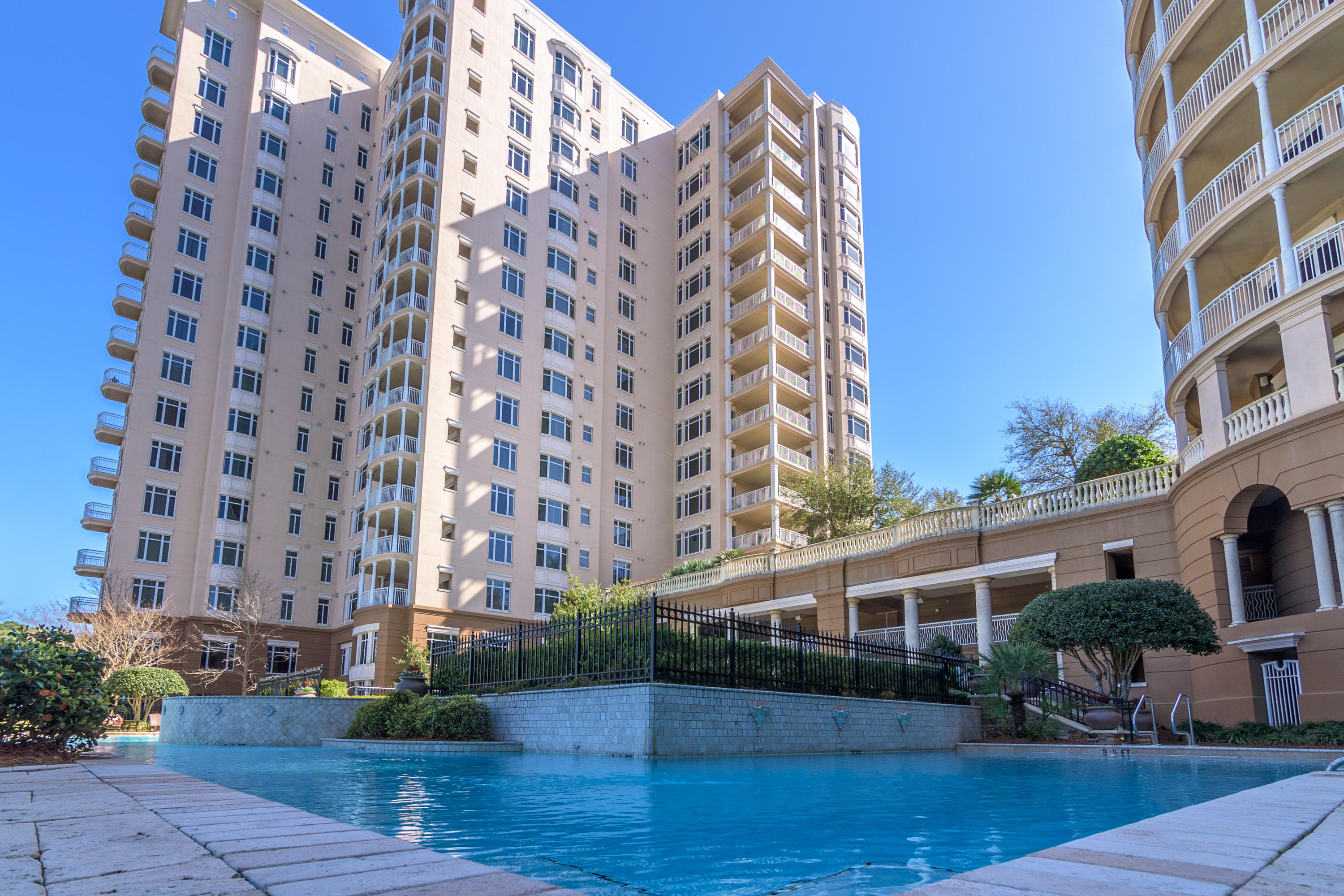 ONE WATER PLACE AT KELLY PLANTATION - Residential