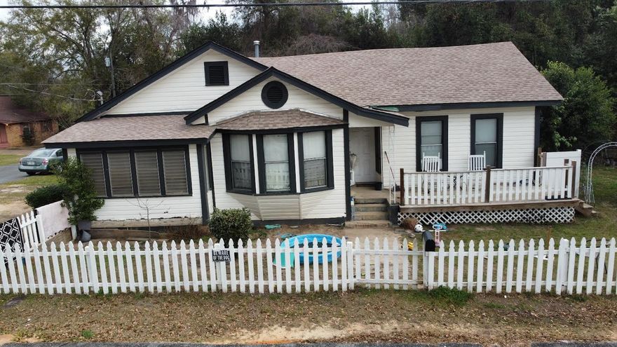 Nice house great place  to raise a  family yard close to stores grocery hospital city center