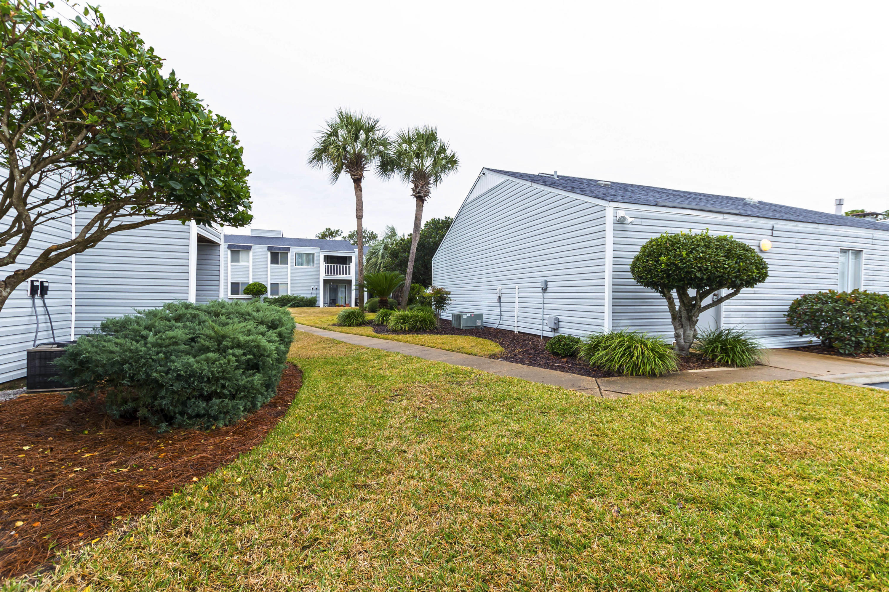 FINISTERRA CONDO - Residential