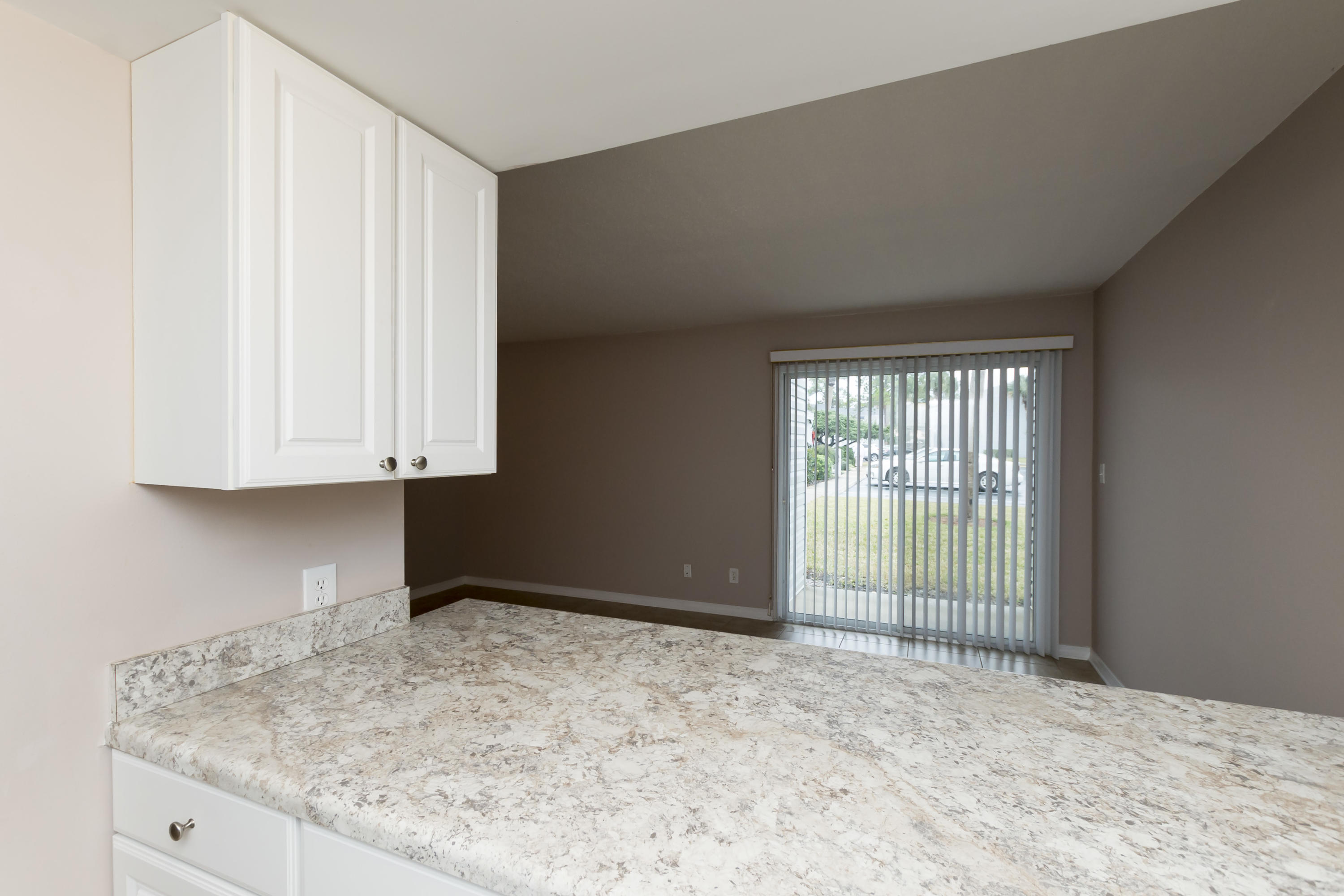 FINISTERRA CONDO - Residential