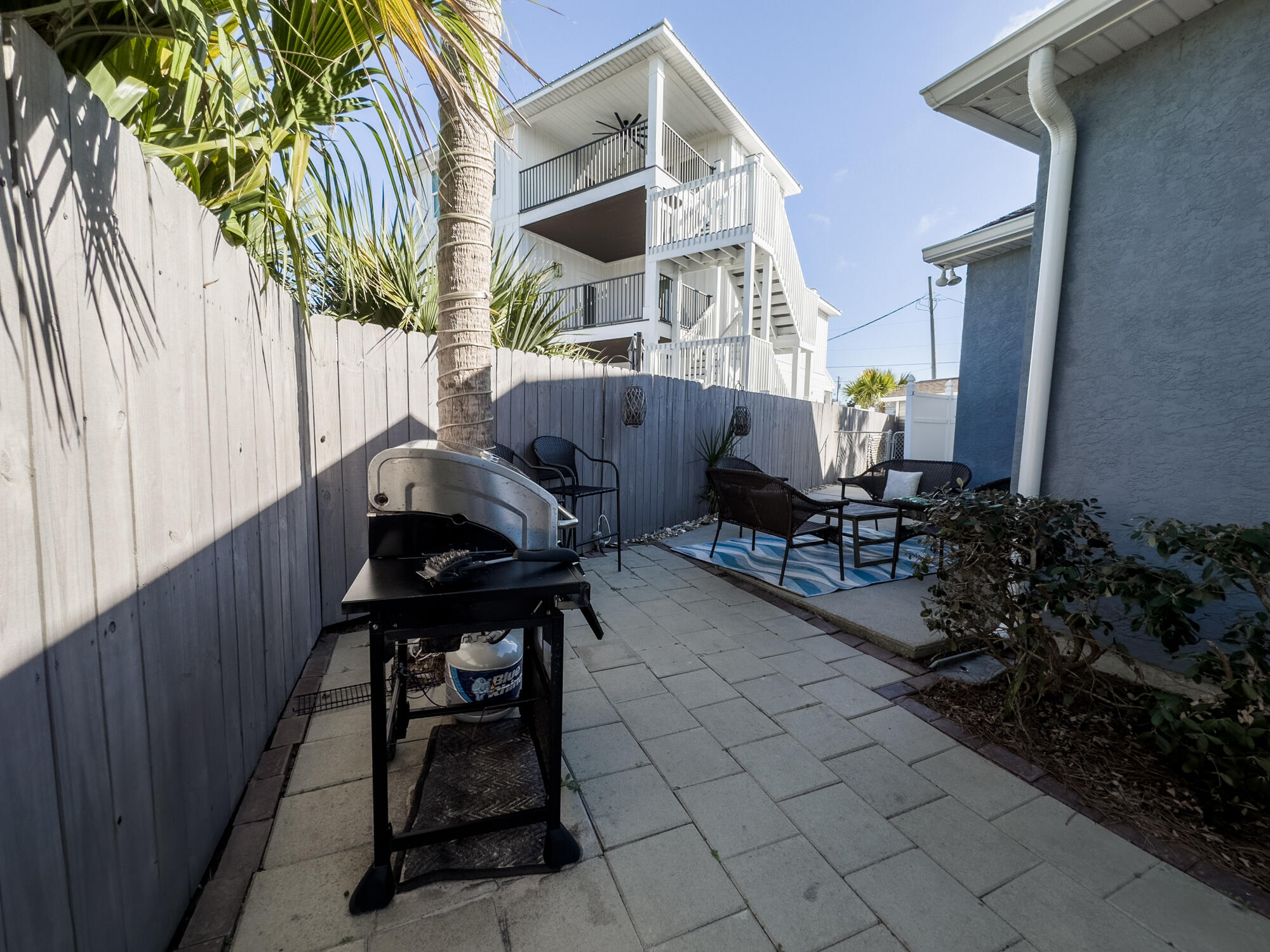 BAHAMA BEACH - Residential