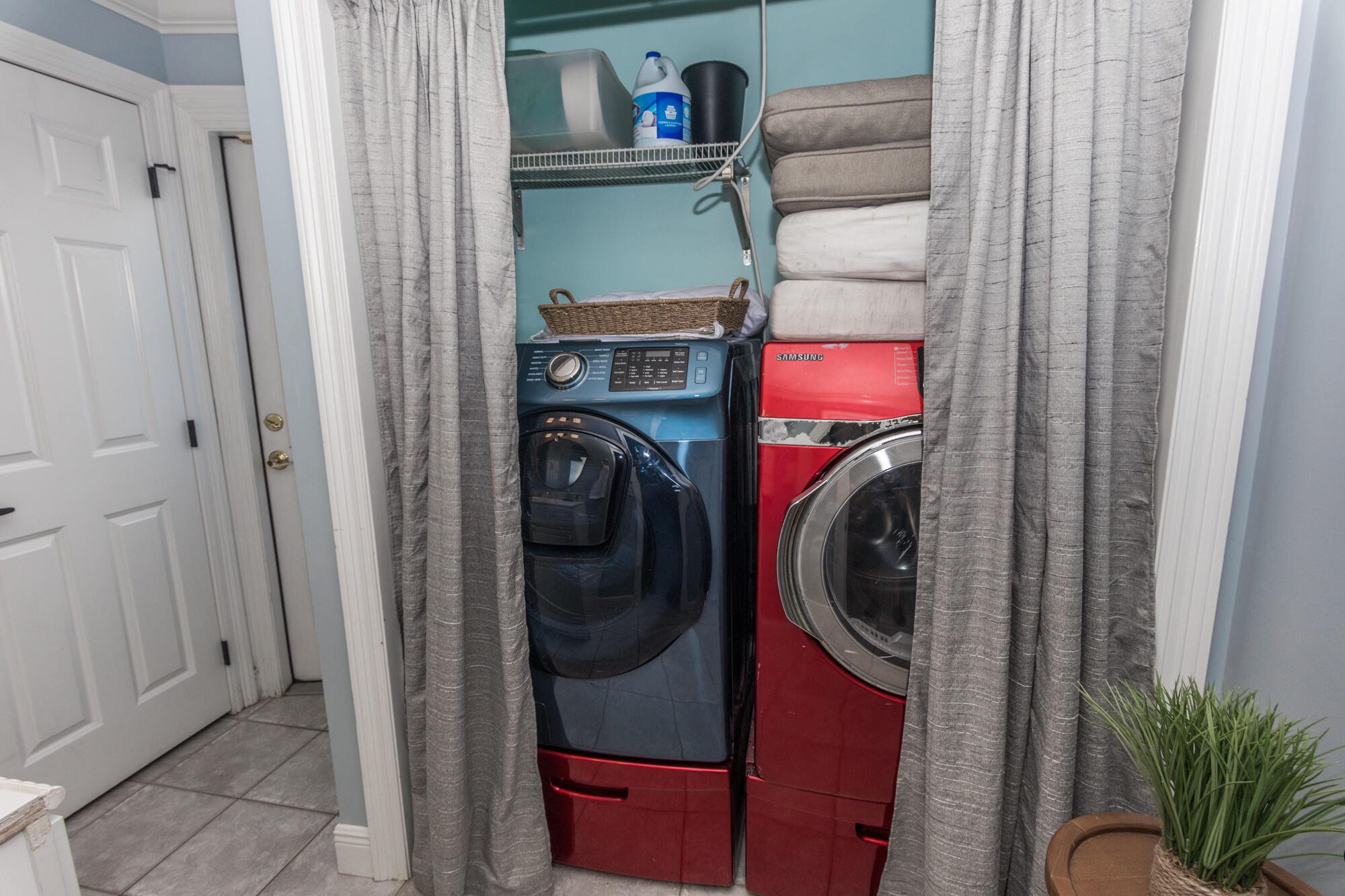 BAHAMA BEACH - Residential