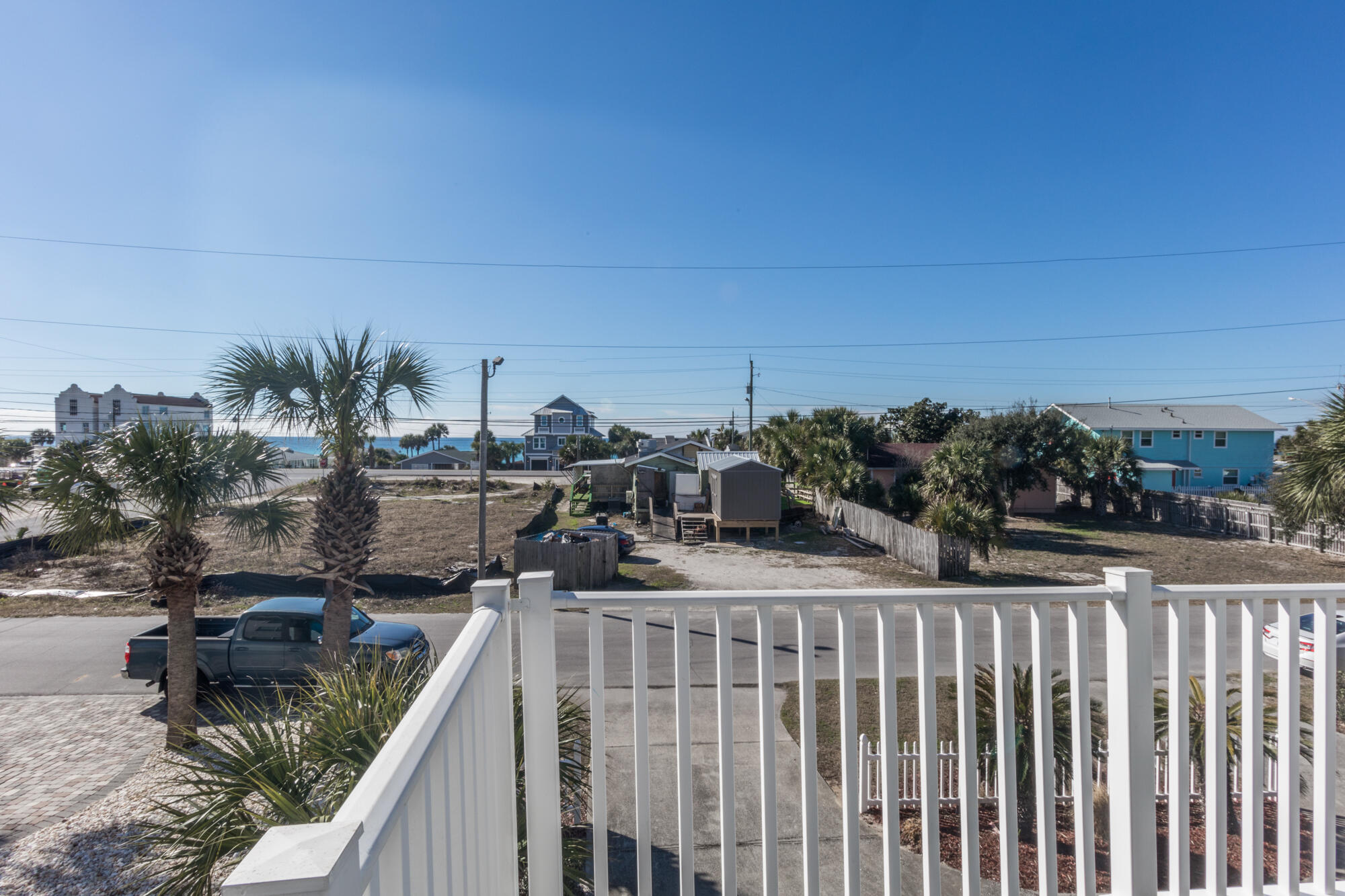 BAHAMA BEACH - Residential