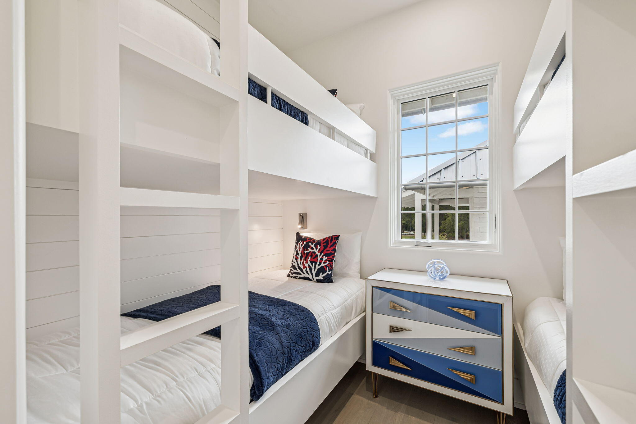 CHURCHILL OAKS - Residential