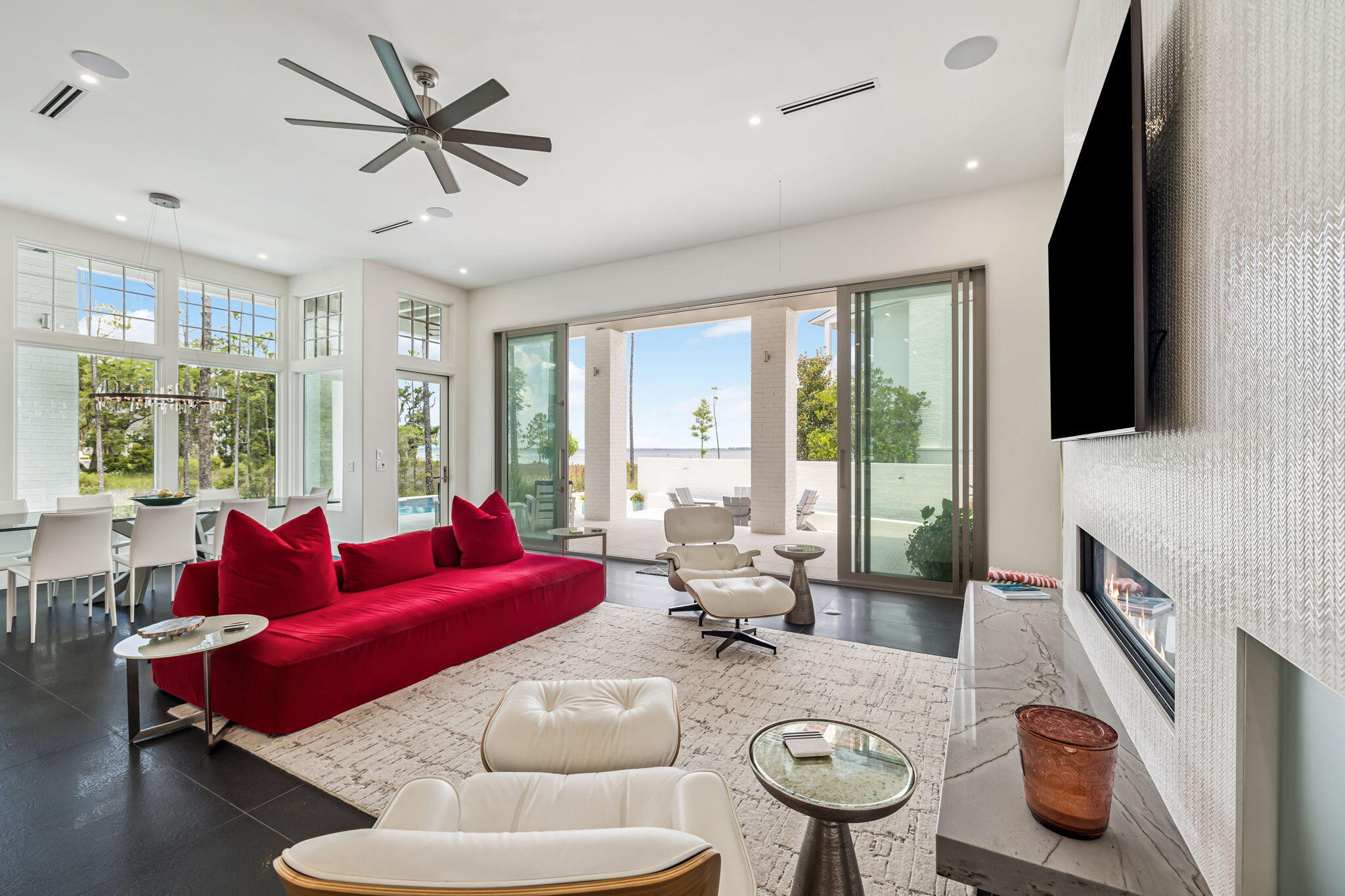 CHURCHILL OAKS - Residential