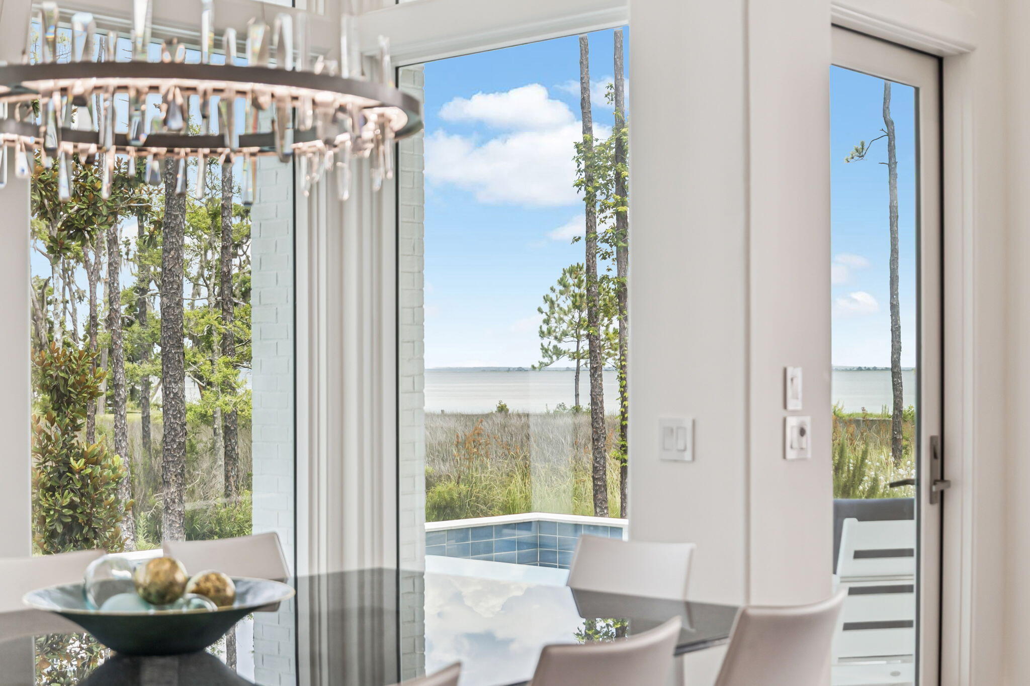 CHURCHILL OAKS - Residential