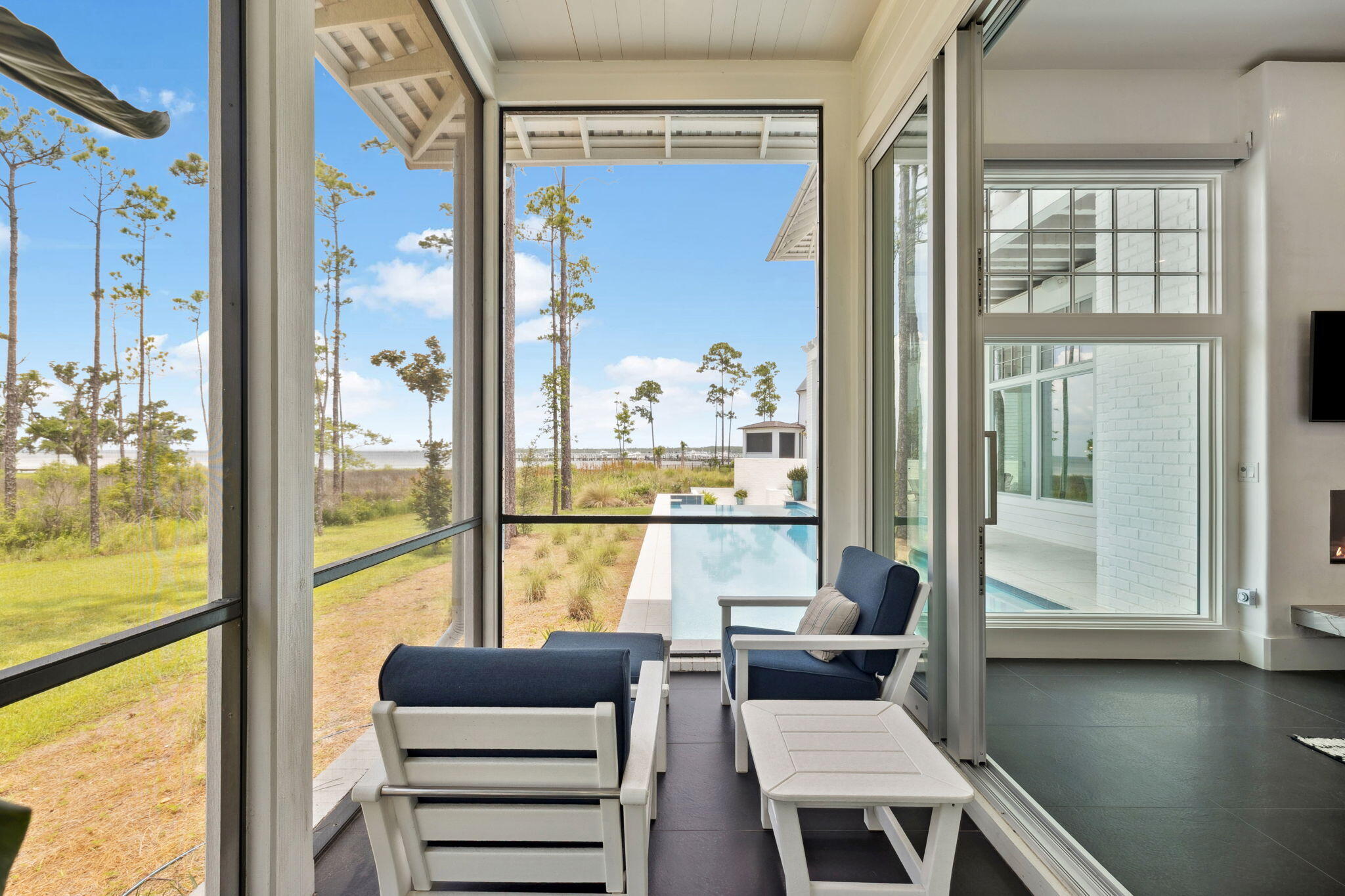 CHURCHILL OAKS - Residential