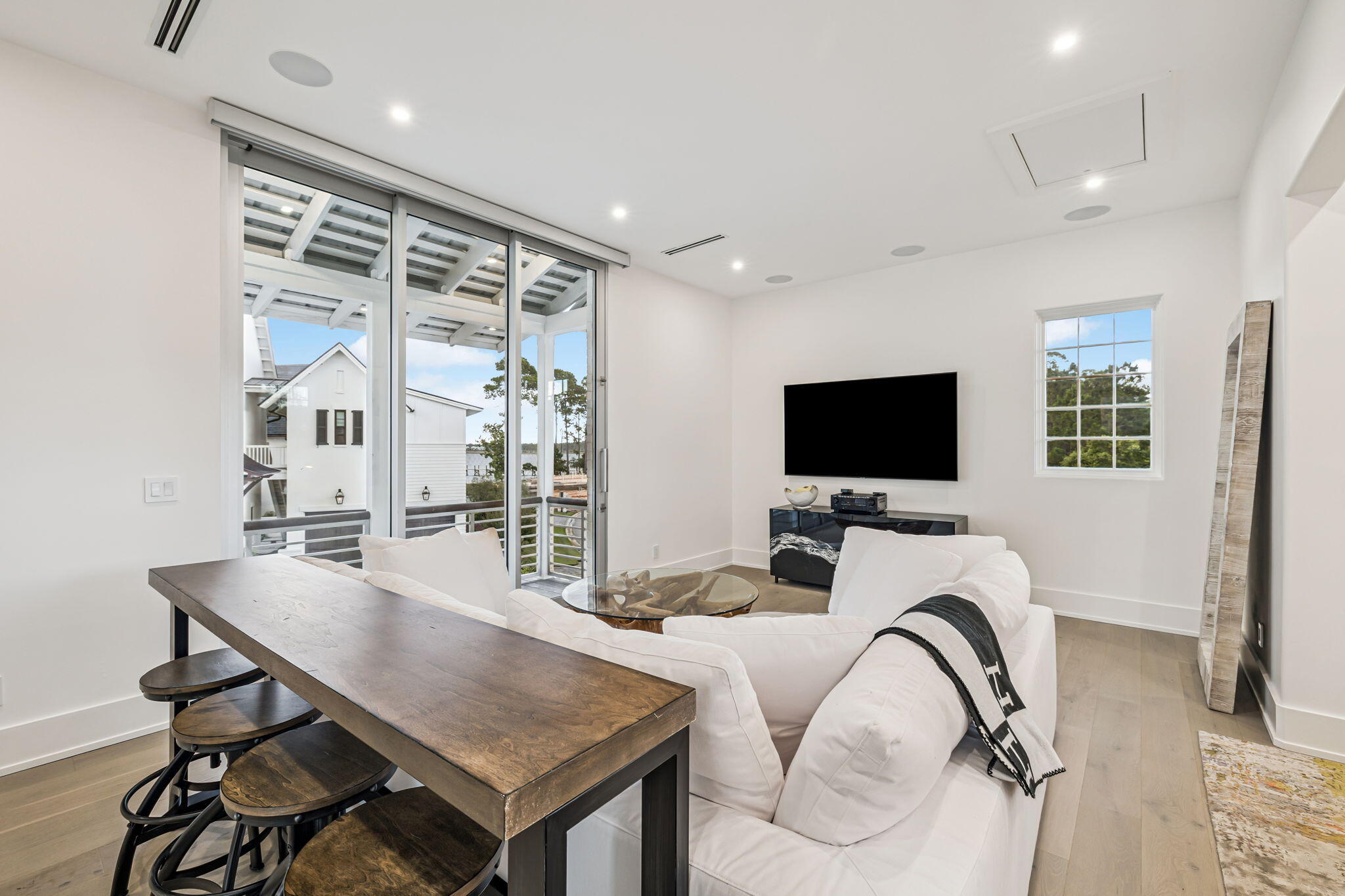 CHURCHILL OAKS - Residential