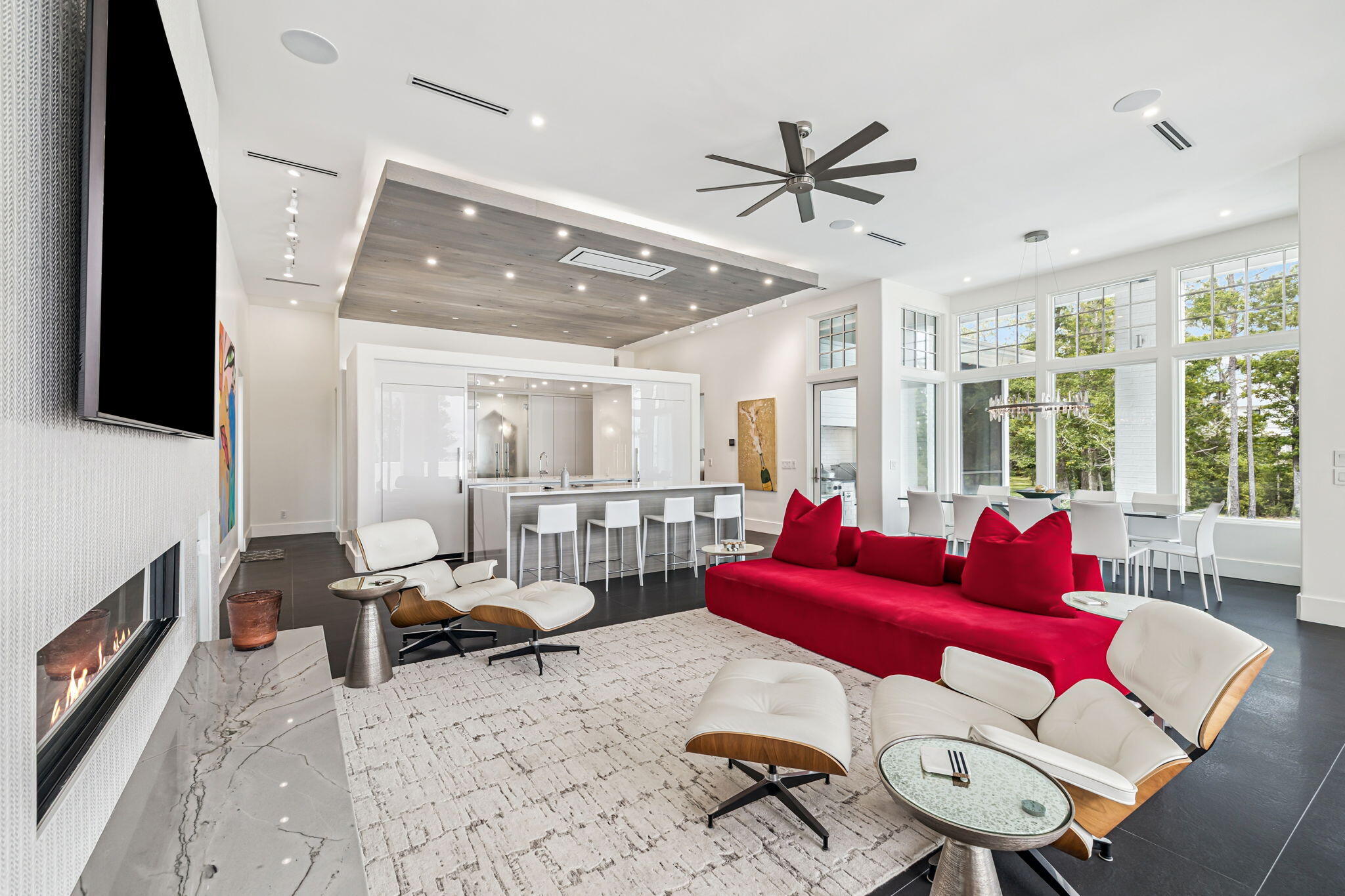 CHURCHILL OAKS - Residential