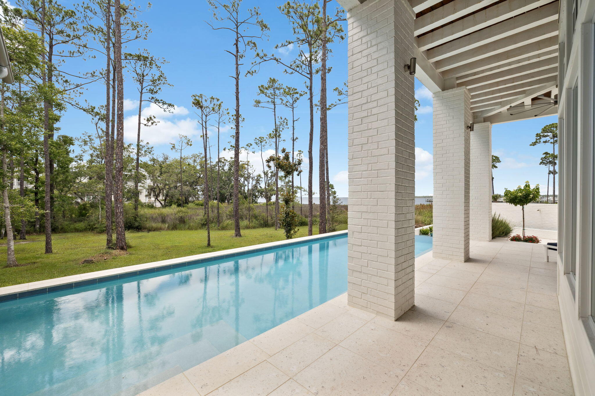 CHURCHILL OAKS - Residential
