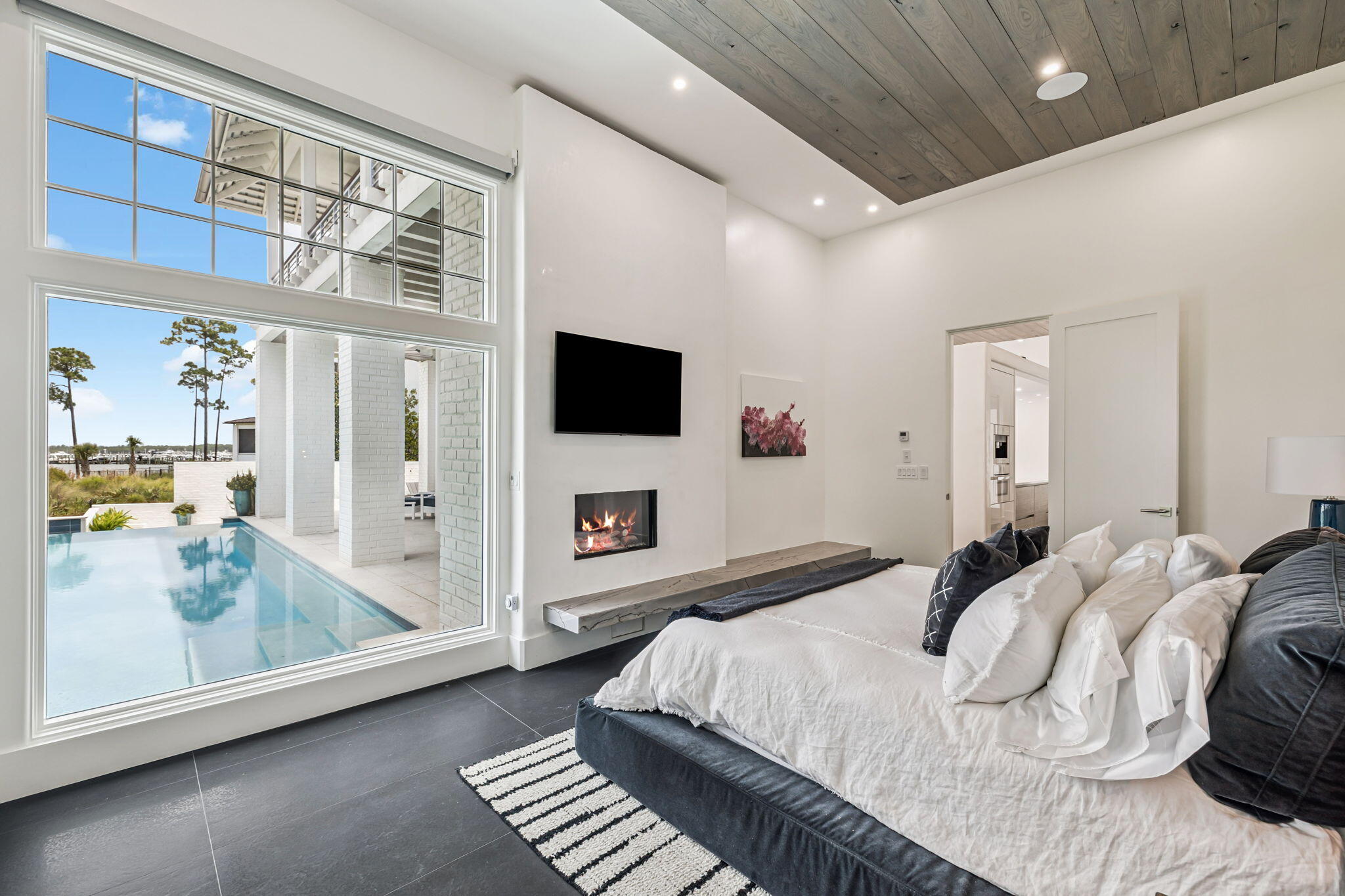 CHURCHILL OAKS - Residential