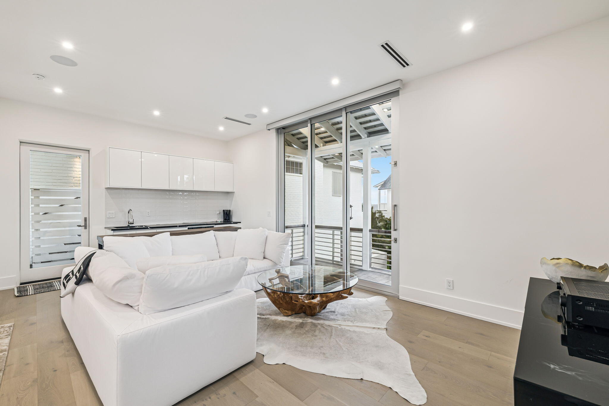 CHURCHILL OAKS - Residential
