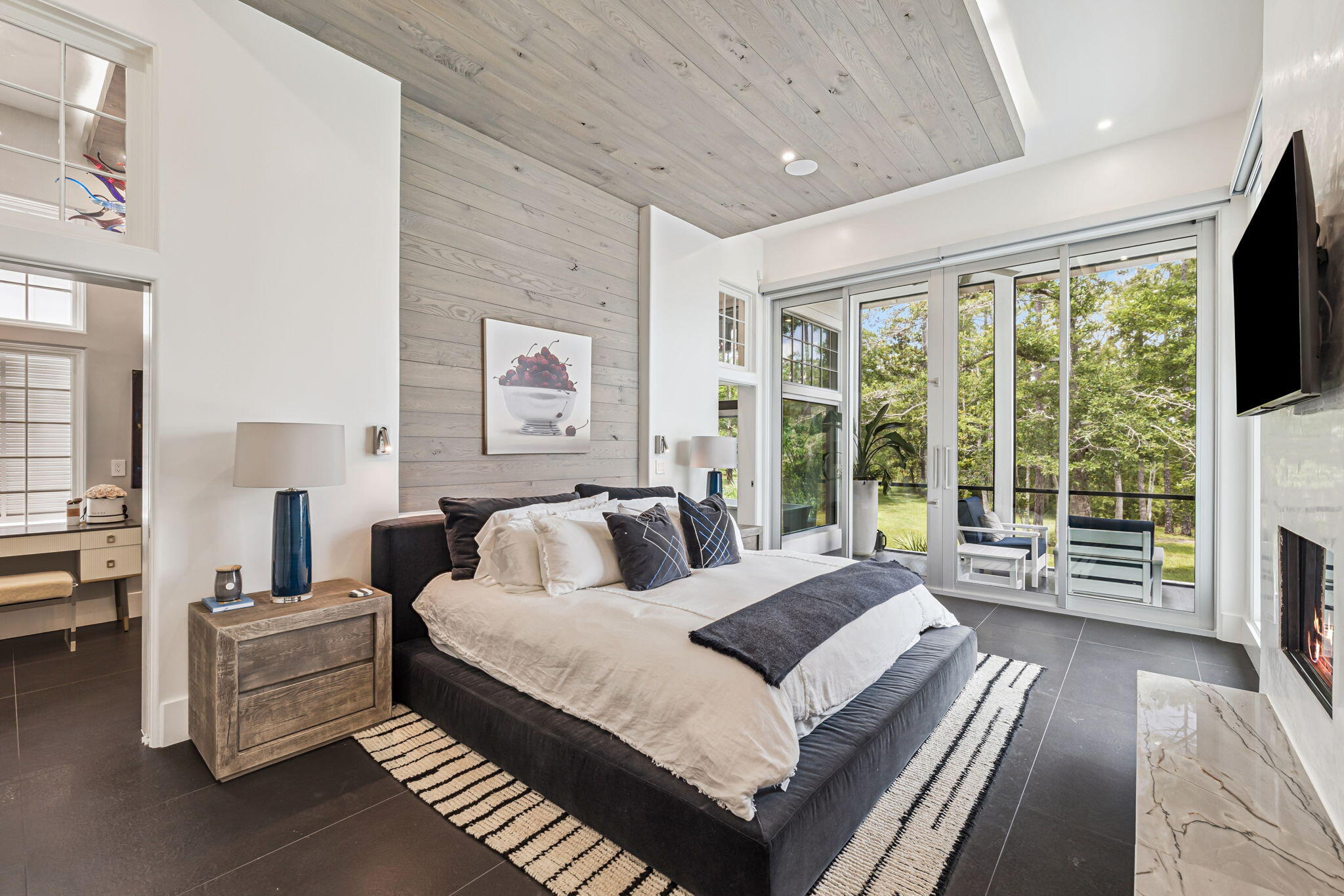 CHURCHILL OAKS - Residential