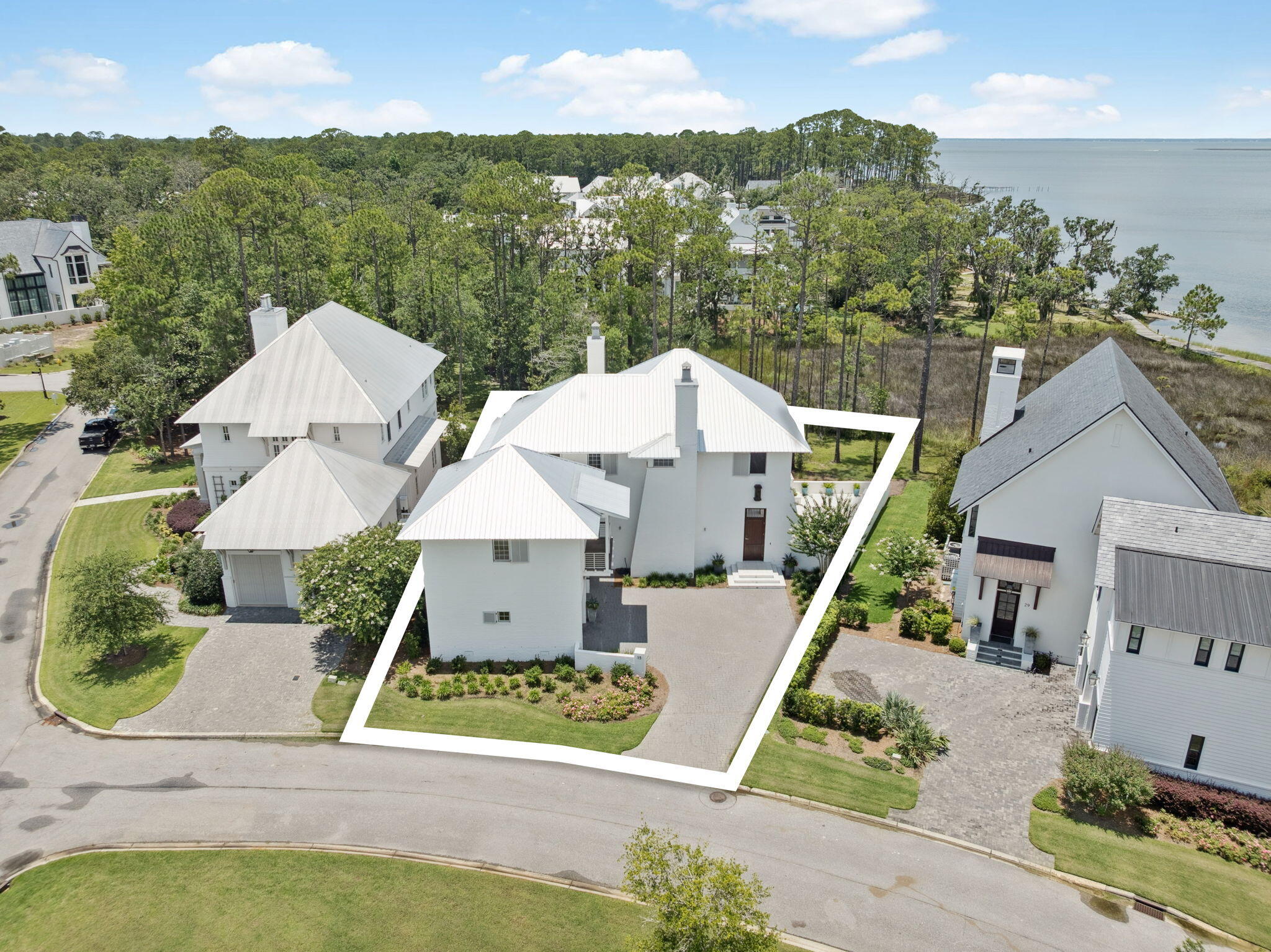 CHURCHILL OAKS - Residential