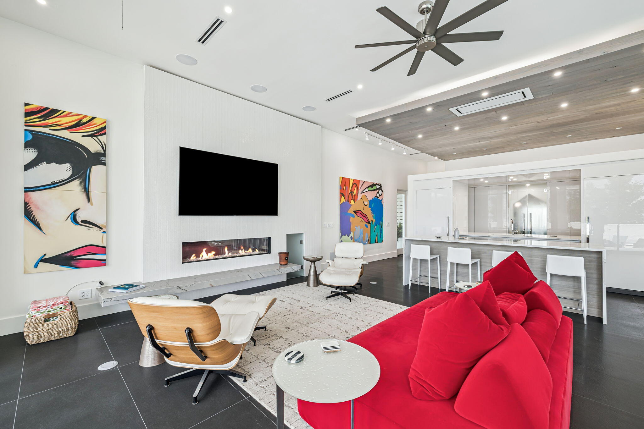 CHURCHILL OAKS - Residential