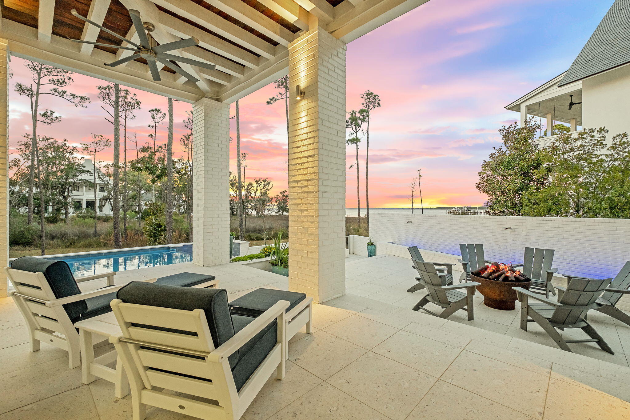 CHURCHILL OAKS - Residential