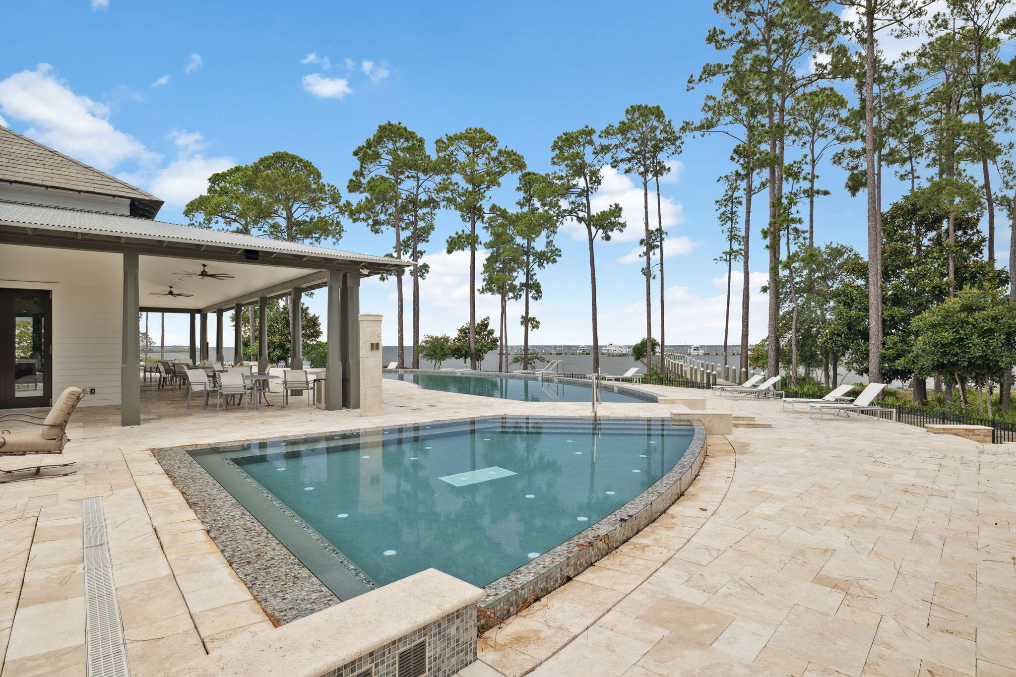 CHURCHILL OAKS - Residential