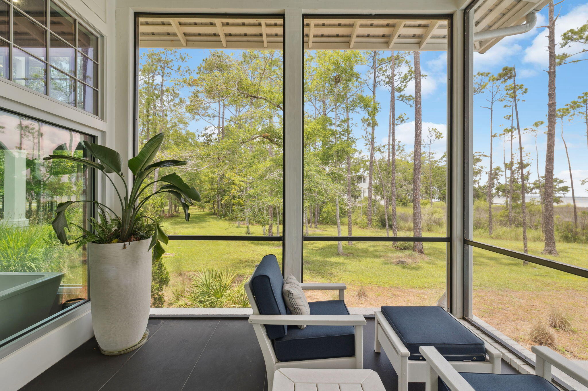 CHURCHILL OAKS - Residential