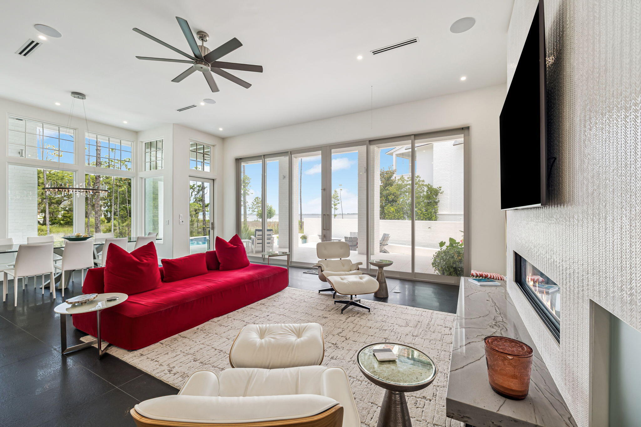 CHURCHILL OAKS - Residential