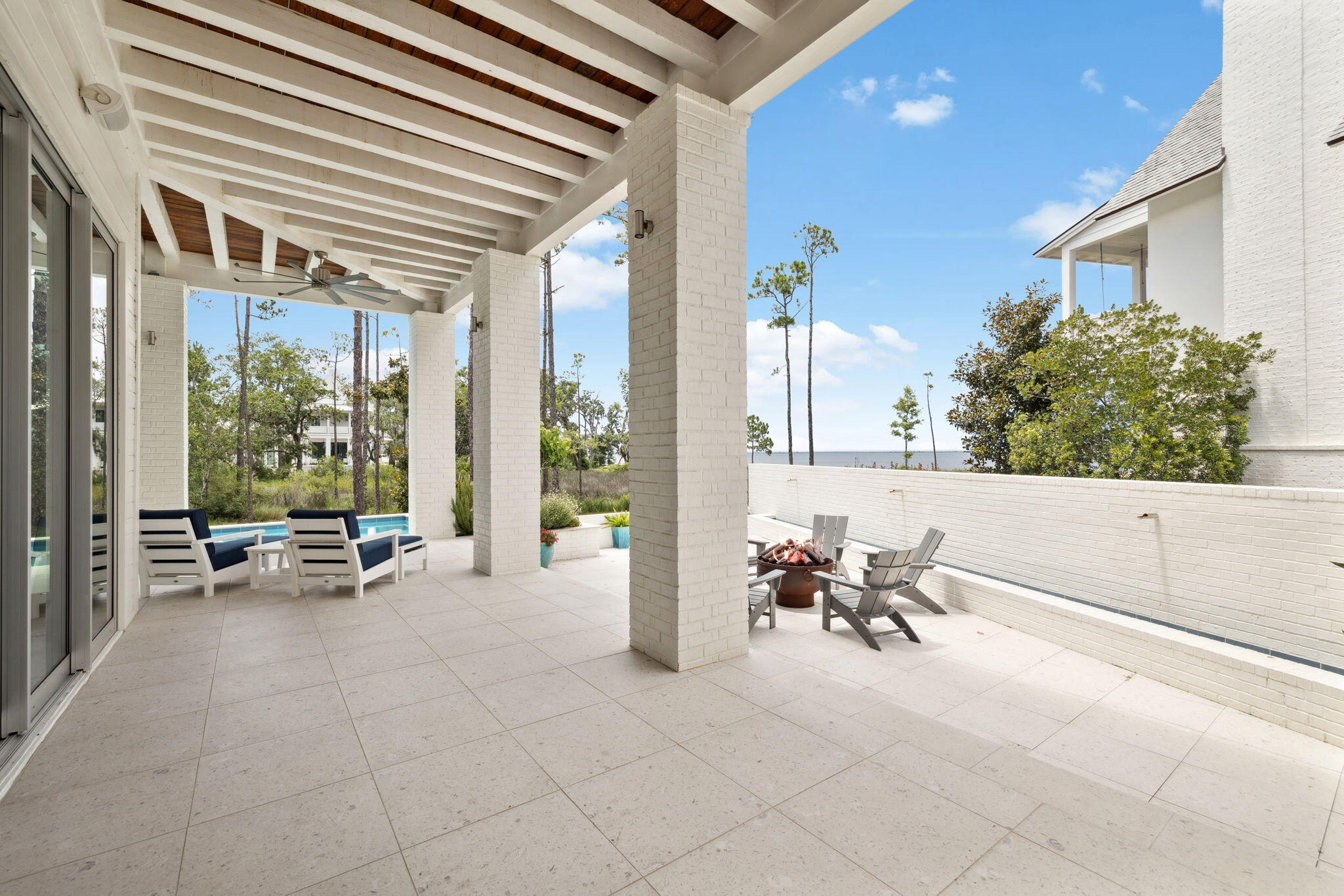 CHURCHILL OAKS - Residential