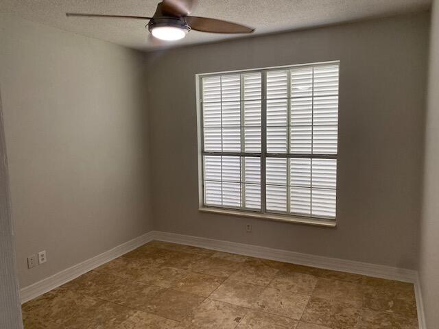 ETRETAT VILLA - Residential Lease