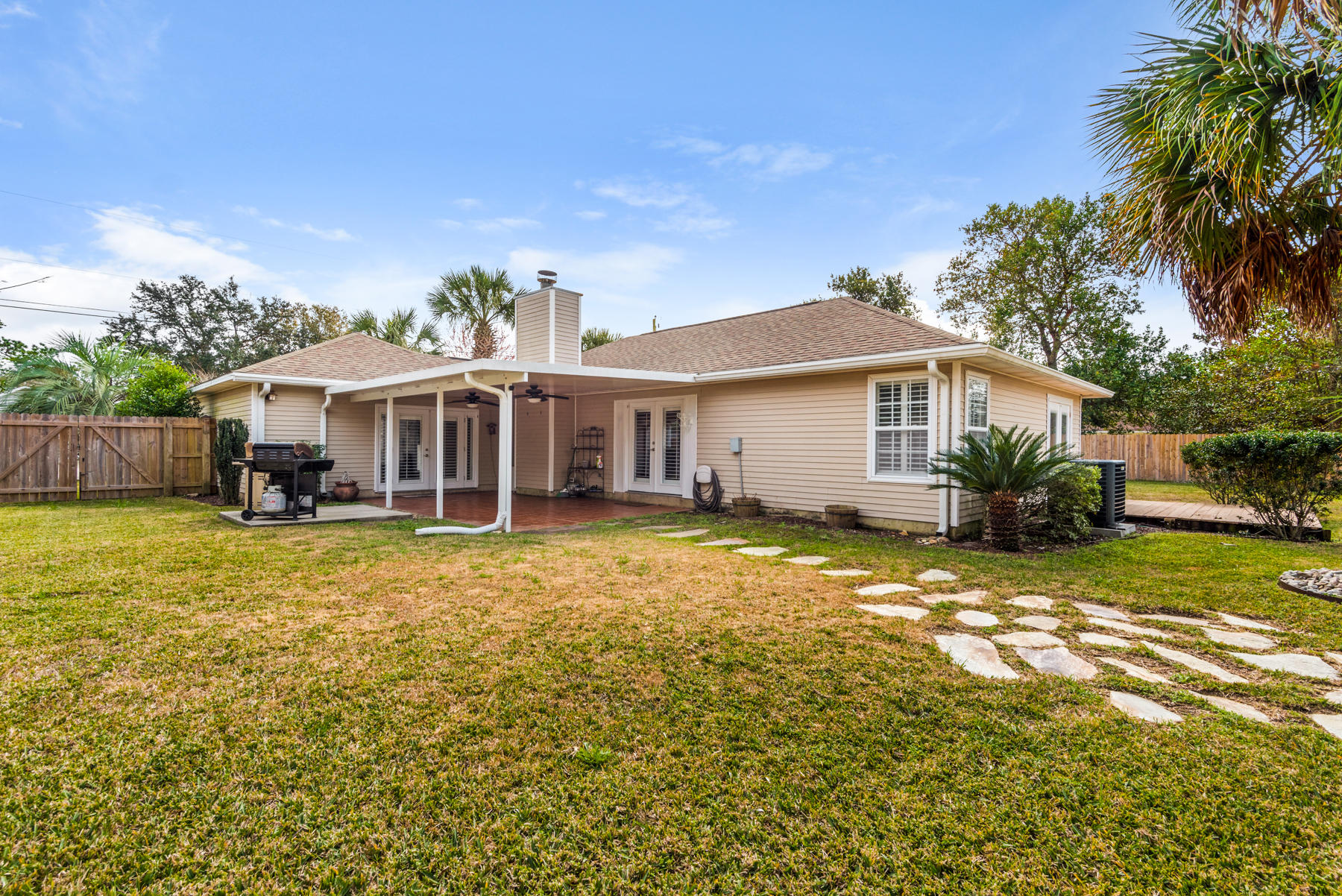 EAST BAY RIVER ESTATES - Residential