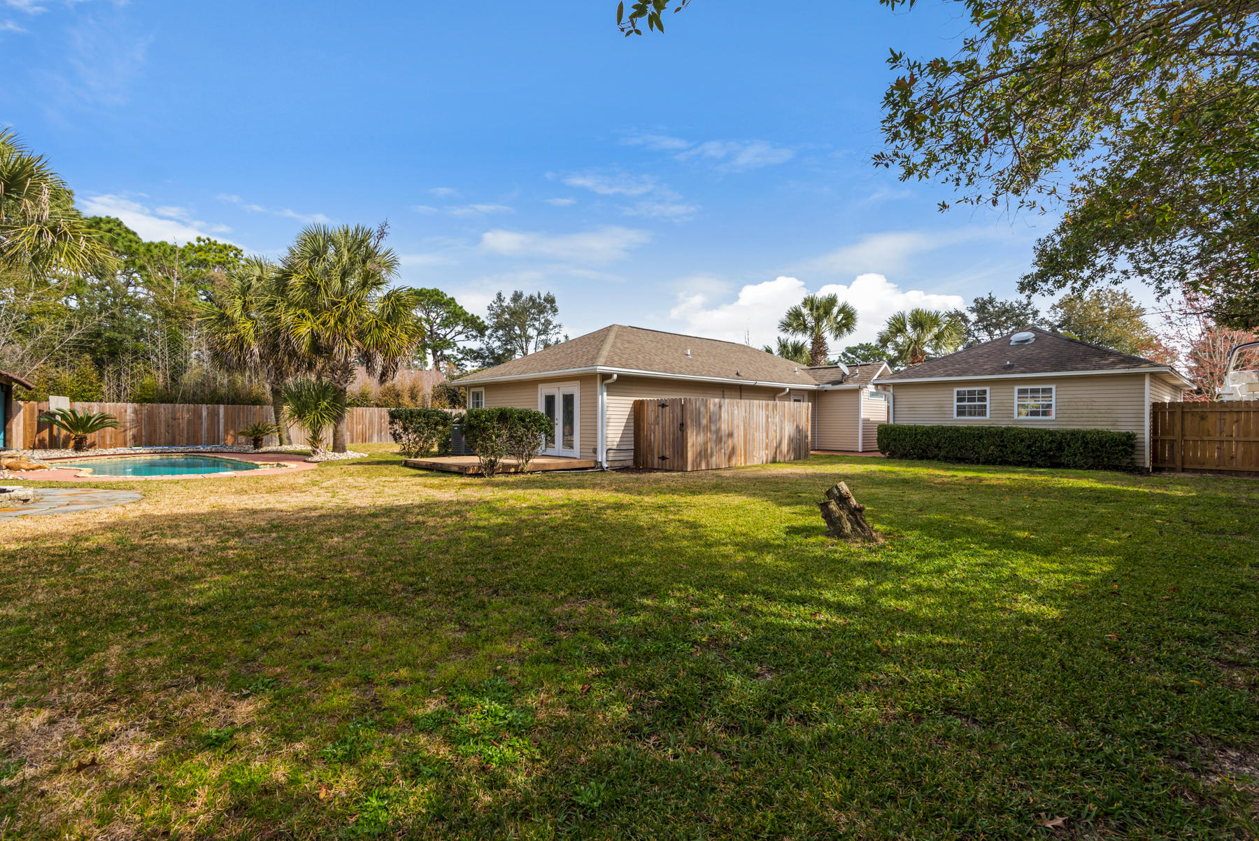 EAST BAY RIVER ESTATES - Residential