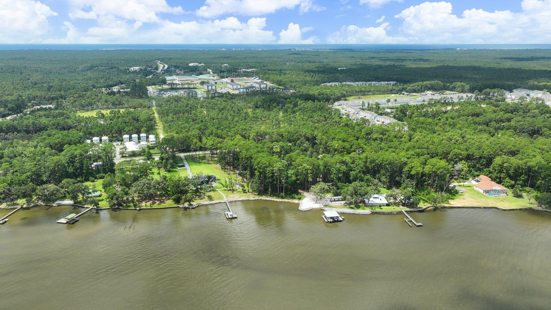 NO RECORDED SUBDIVISION - Land