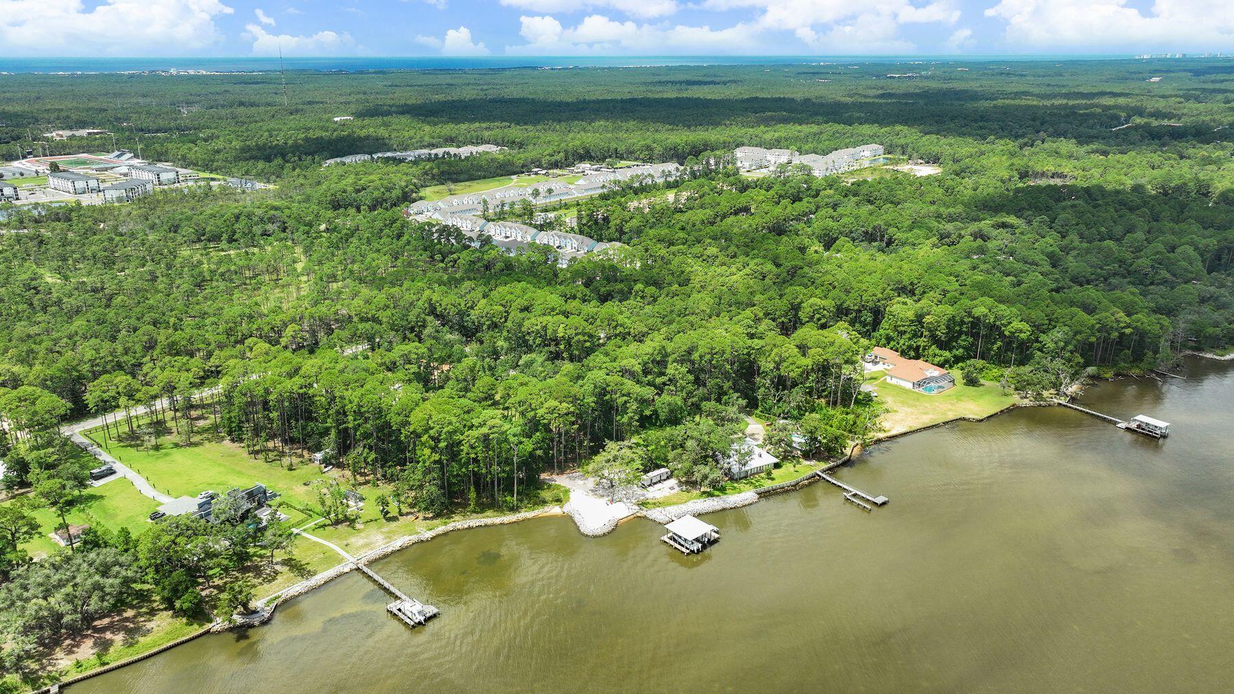 NO RECORDED SUBDIVISION - Land